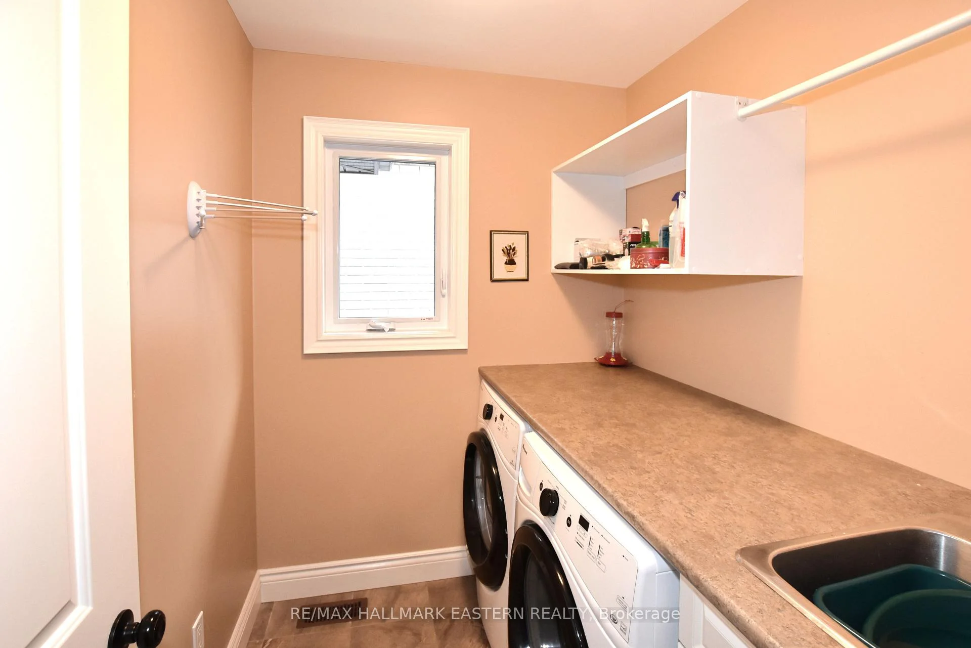 Photo 48 of 428 Raymond Street, Peterborough, Northcrest Ward 5 — HOMEH