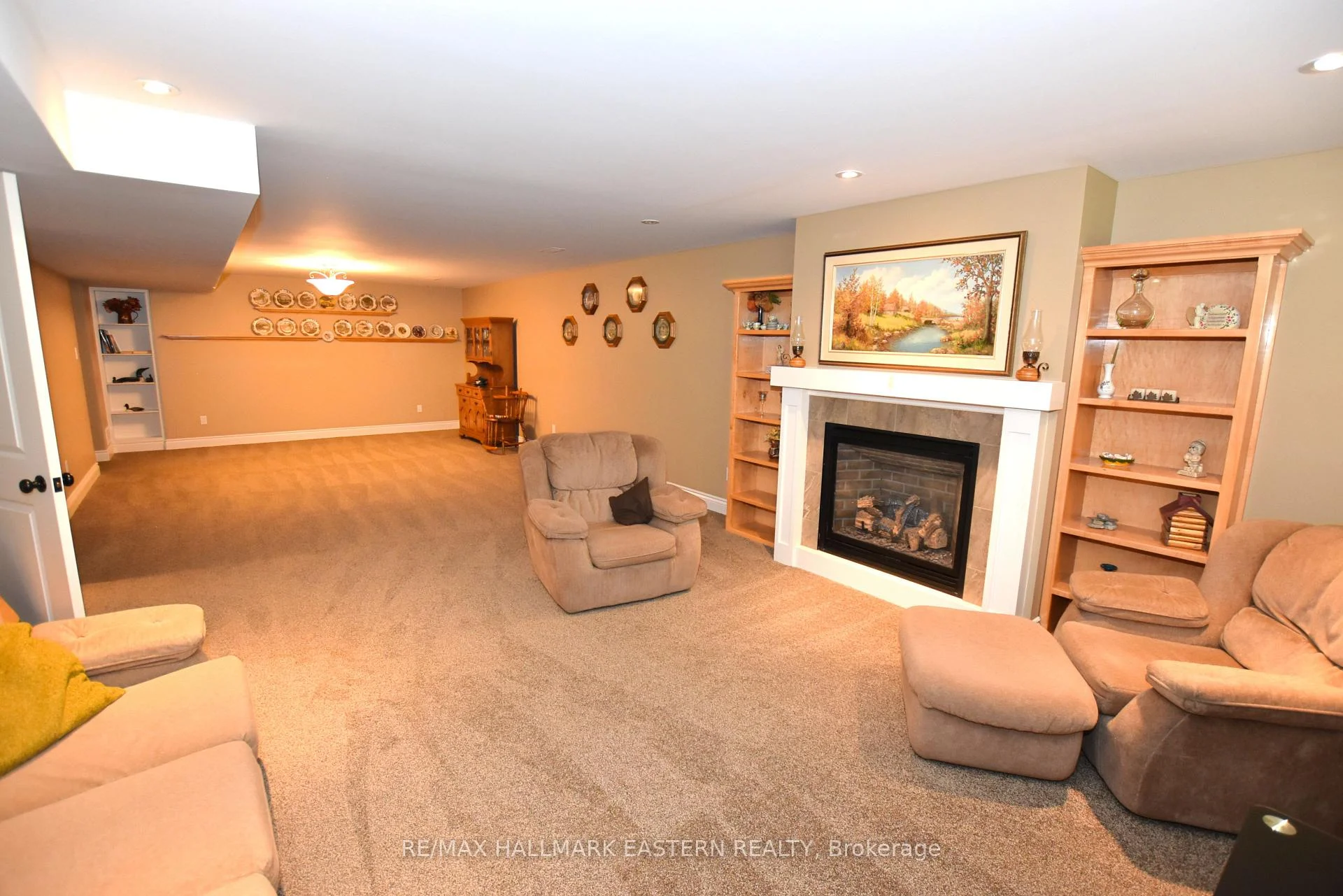 Photo 95 of 428 Raymond Street, Peterborough, Northcrest Ward 5 — HOMEH