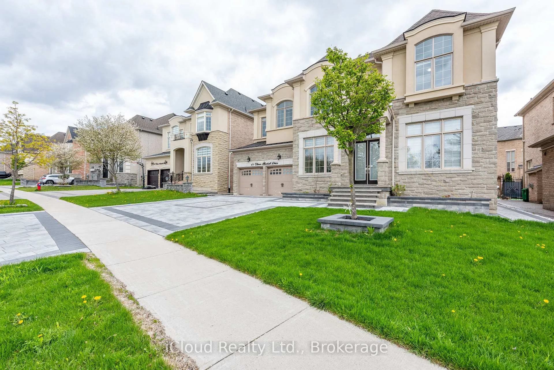 Photo 7 of 41 Elbern Markell Drive, Brampton, Credit Valley — HOMEH
