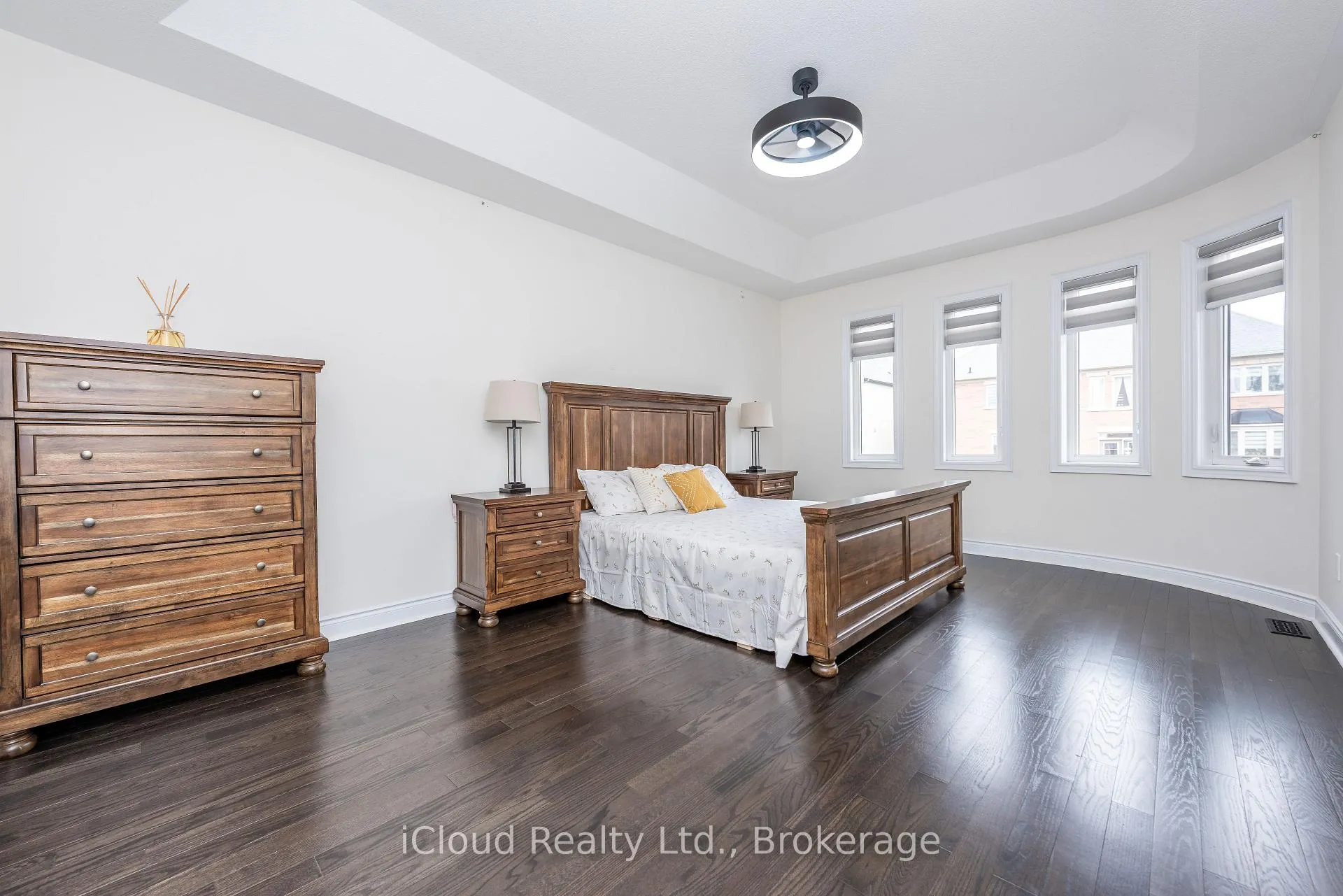 Photo 31 of 41 Elbern Markell Drive, Brampton, Credit Valley — HOMEH