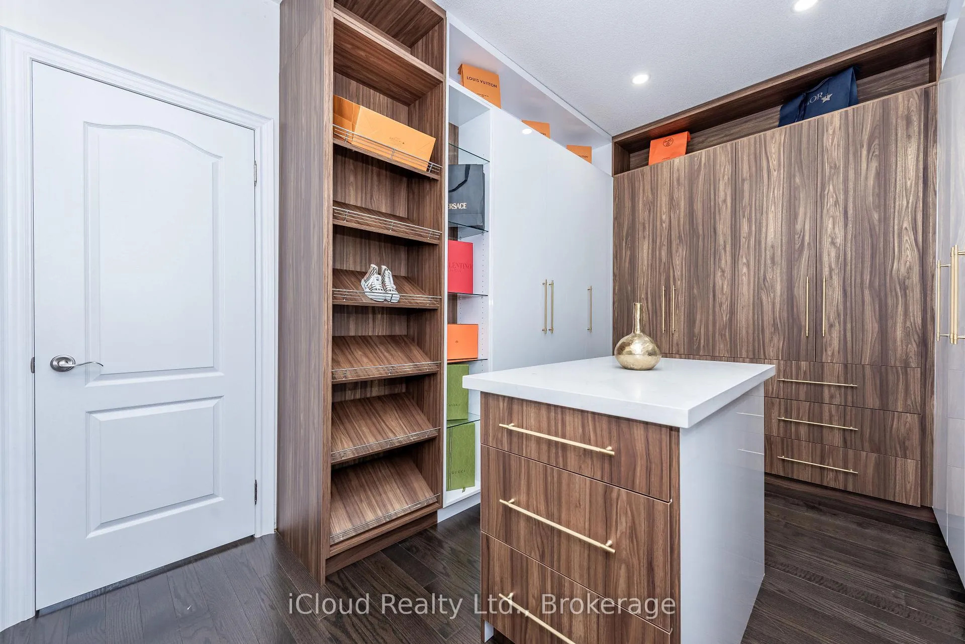 Photo 32 of 41 Elbern Markell Drive, Brampton, Credit Valley — HOMEH
