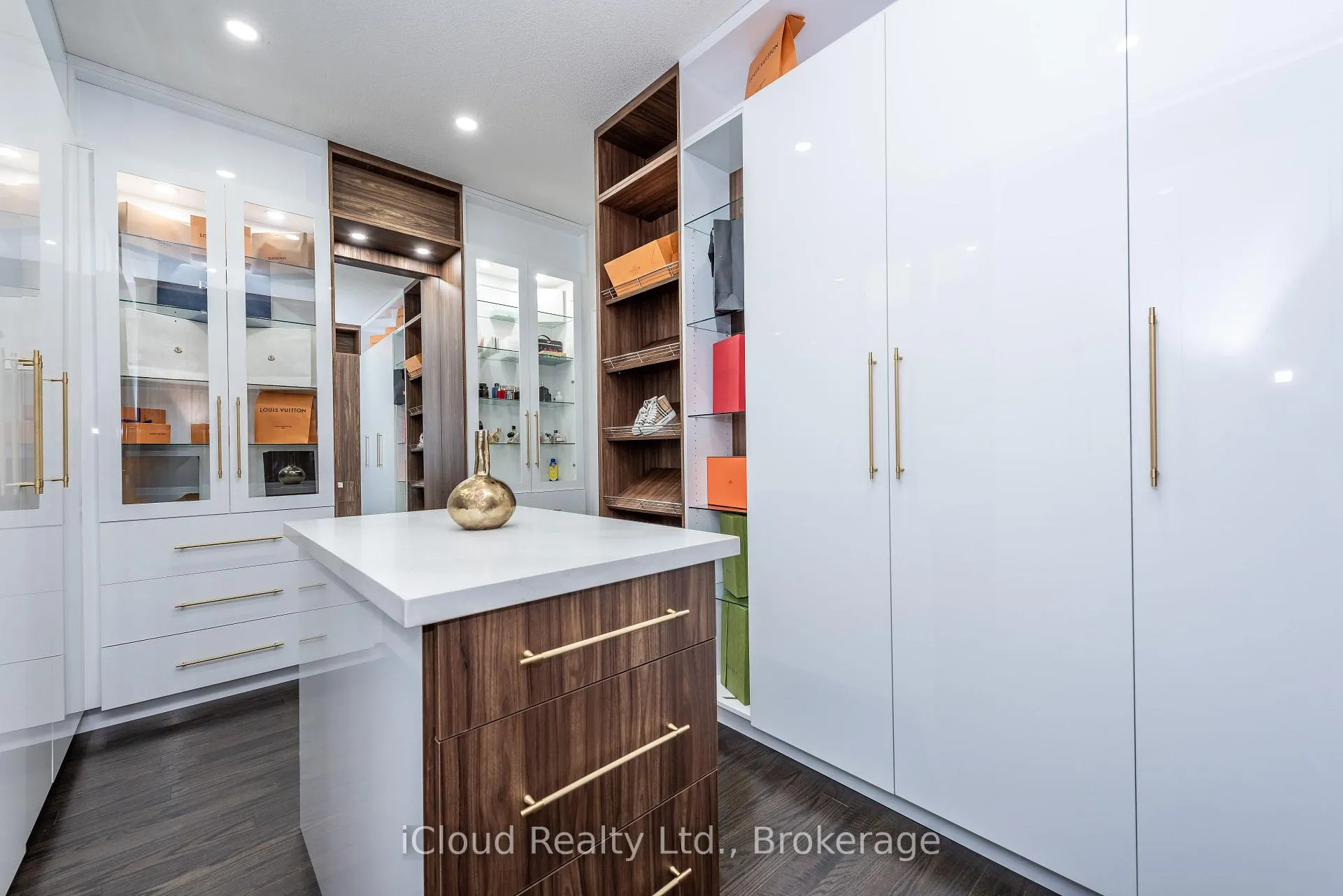 Photo 33 of 41 Elbern Markell Drive, Brampton, Credit Valley — HOMEH