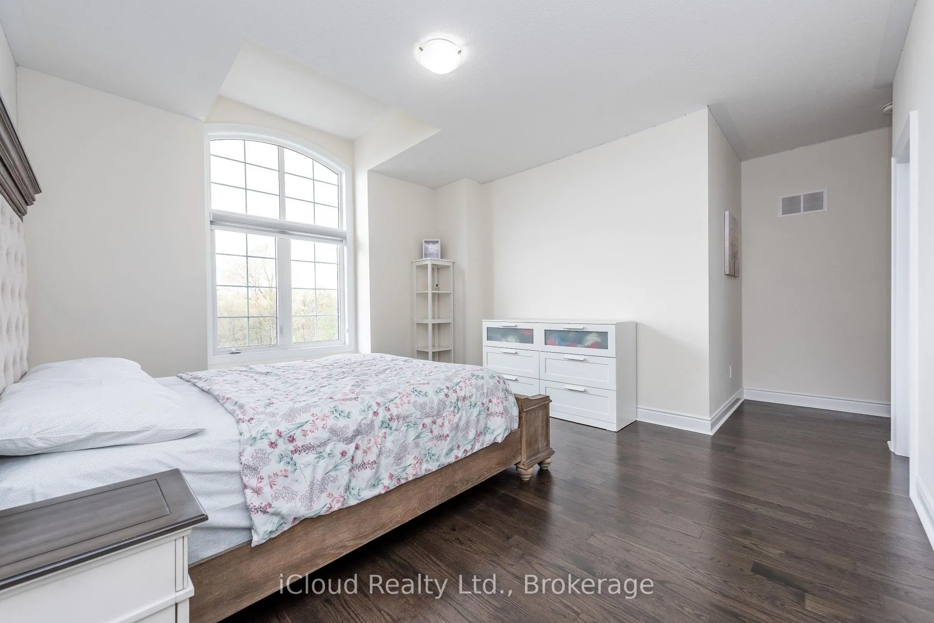 Photo 37 of 41 Elbern Markell Drive, Brampton, Credit Valley — HOMEH