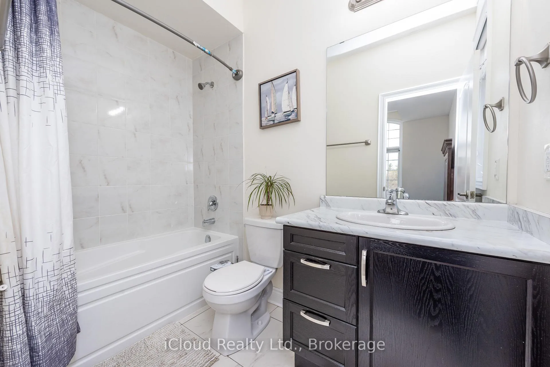 Photo 38 of 41 Elbern Markell Drive, Brampton, Credit Valley — HOMEH