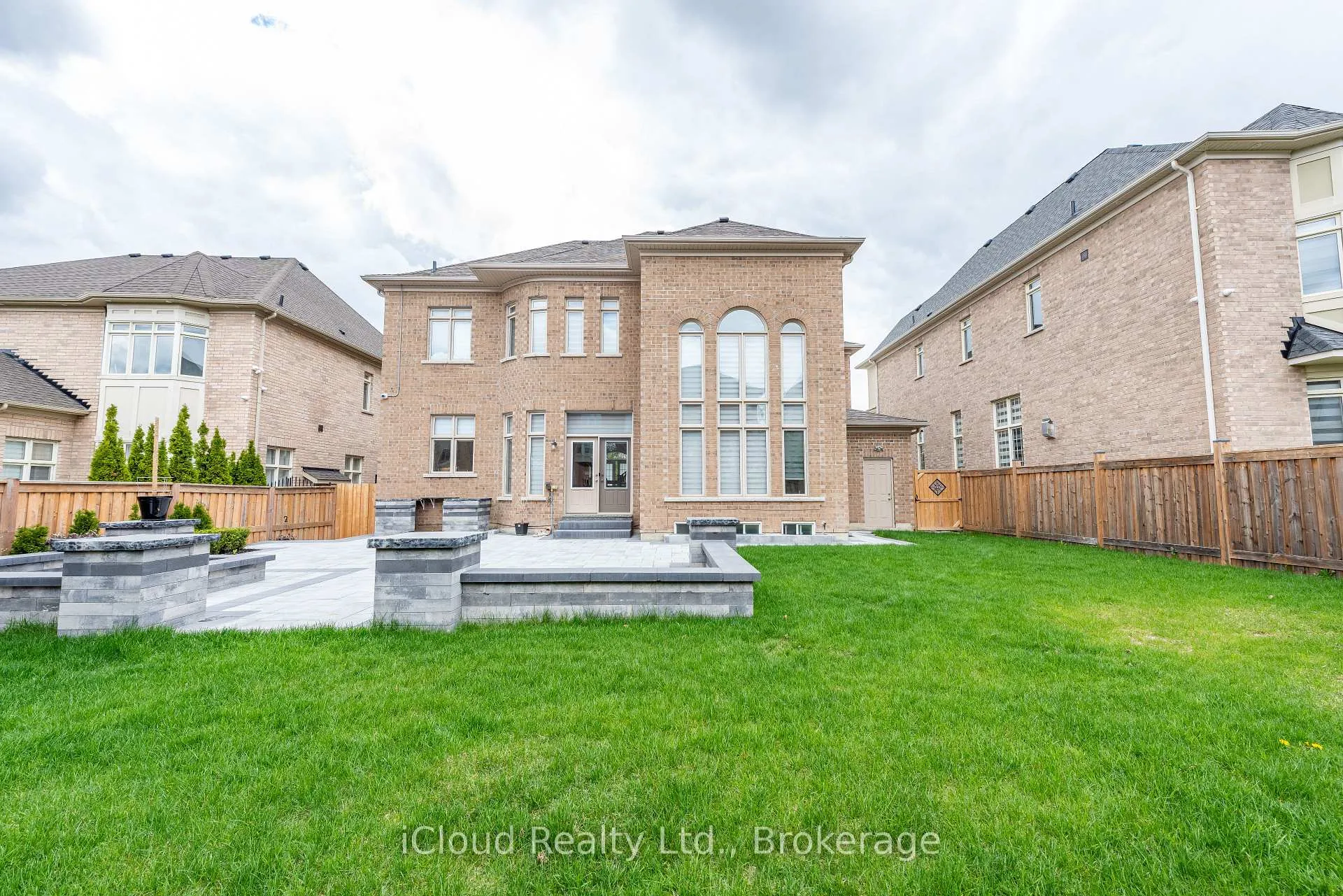 Photo 42 of 41 Elbern Markell Drive, Brampton, Credit Valley — HOMEH