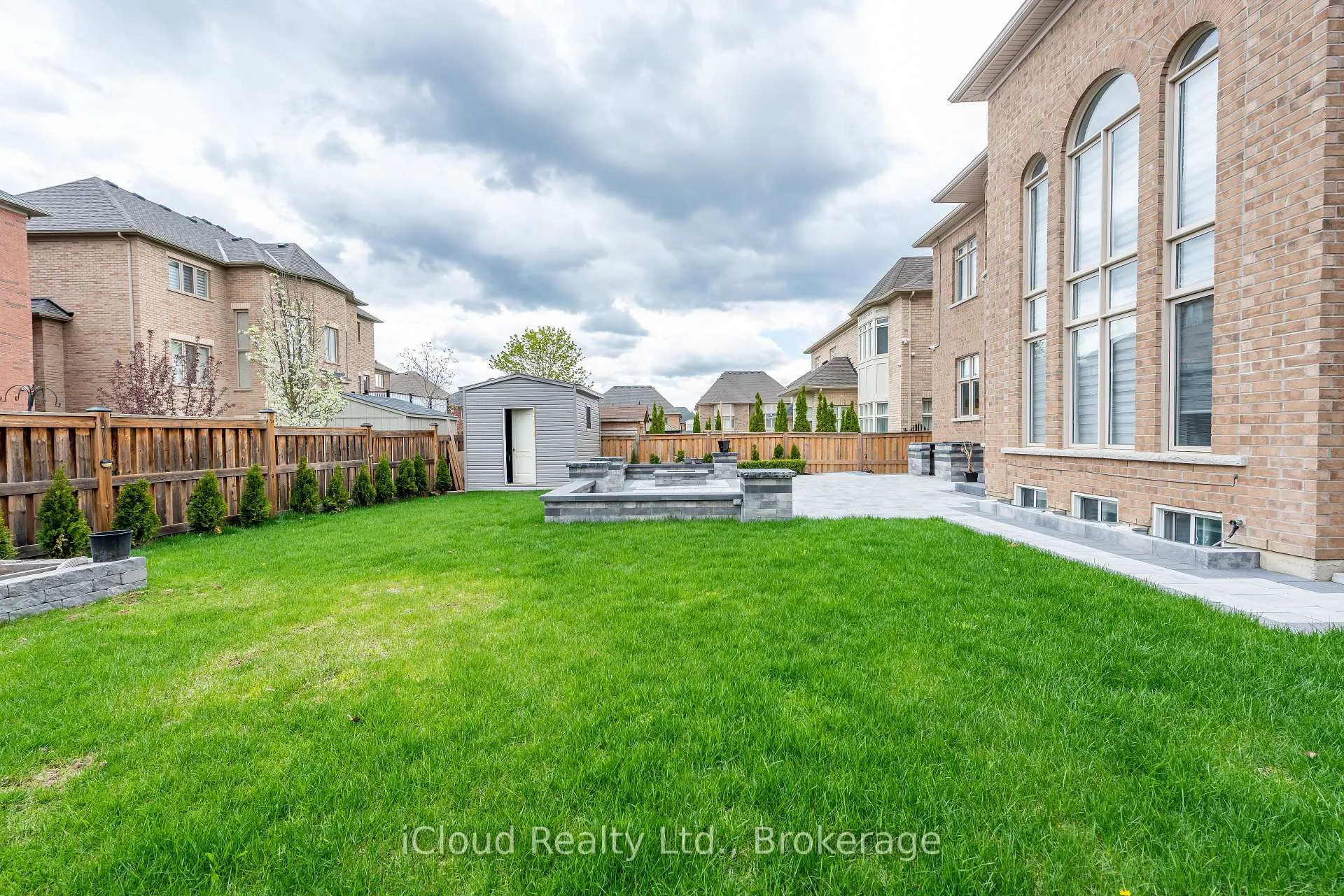 Photo 43 of 41 Elbern Markell Drive, Brampton, Credit Valley — HOMEH