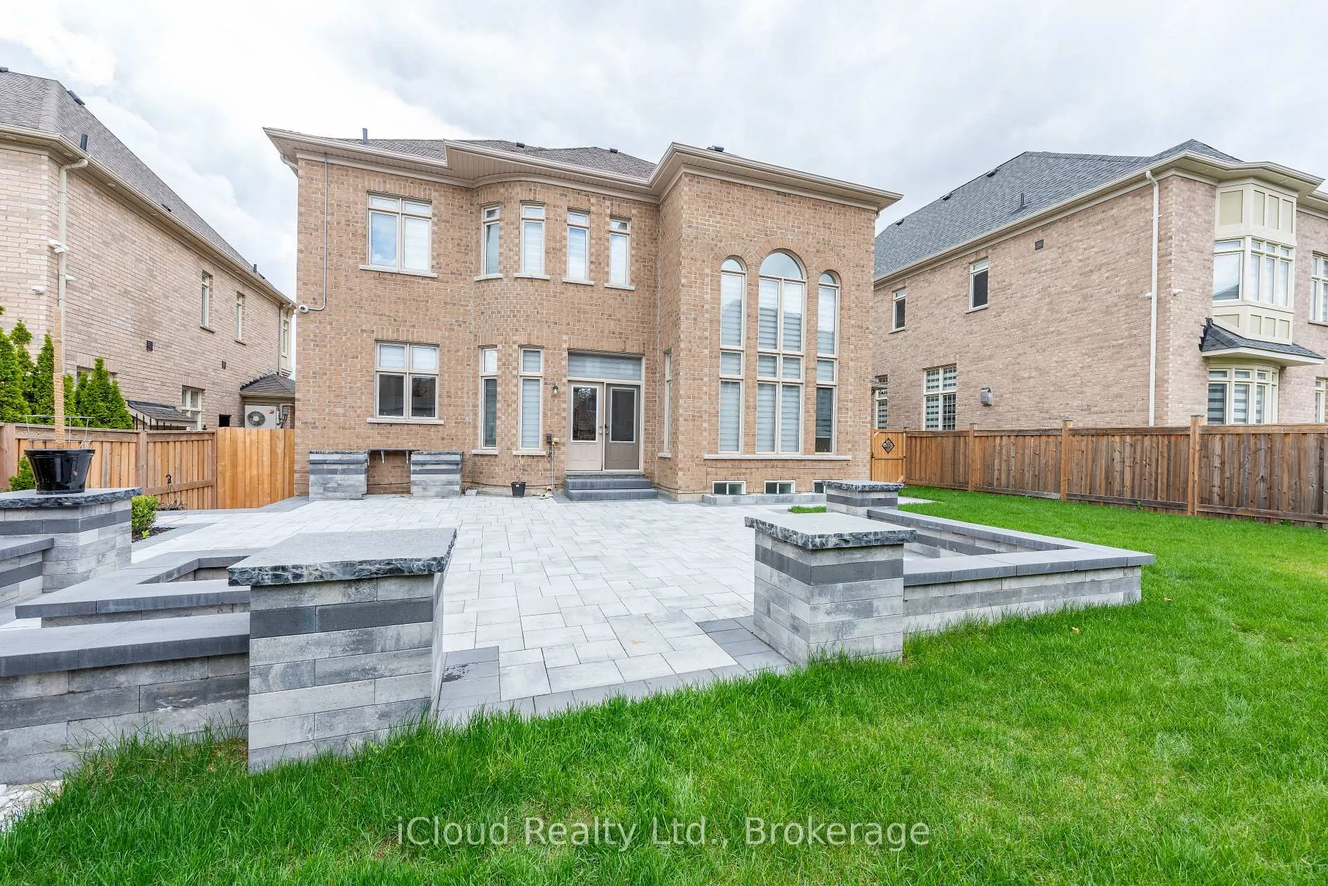 Photo 44 of 41 Elbern Markell Drive, Brampton, Credit Valley — HOMEH