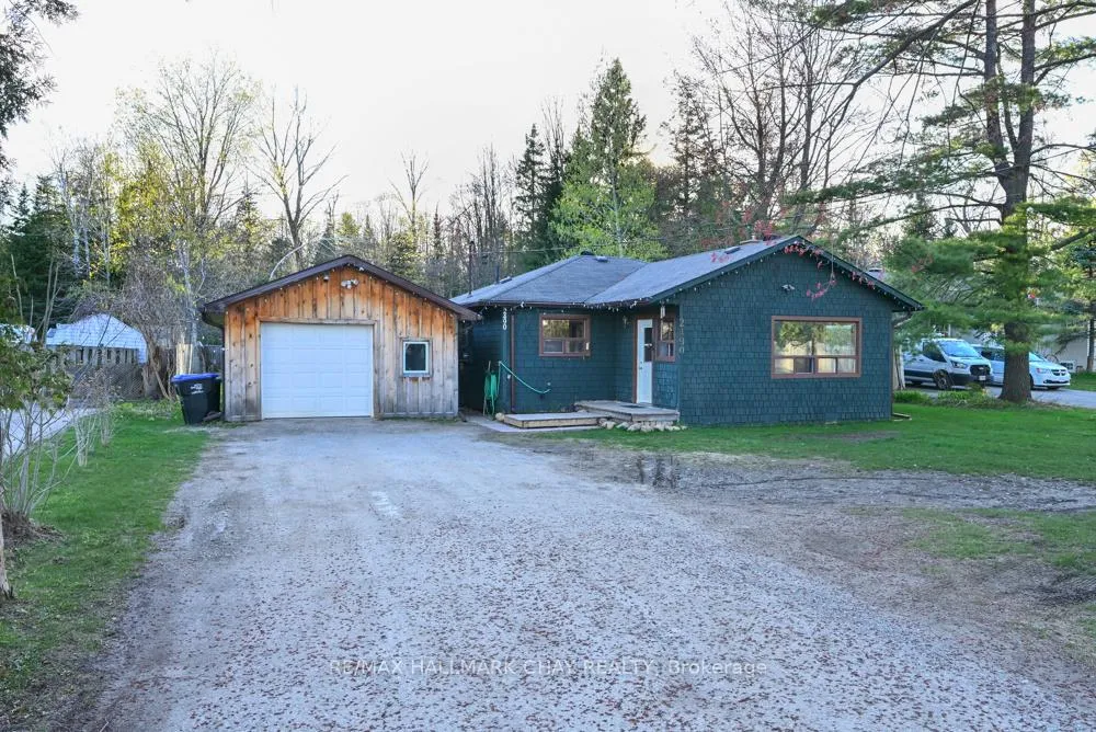 Photo 1 of 2490 25th Side Road, Innisfil, Alcona — HOMEH
