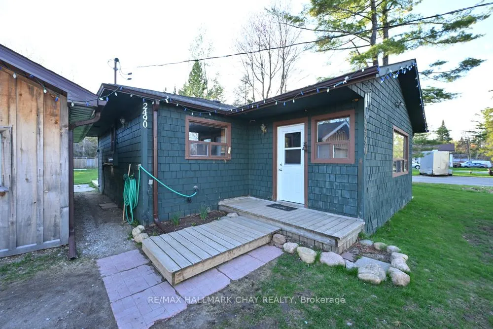 Photo 3 of 2490 25th Side Road, Innisfil, Alcona — HOMEH