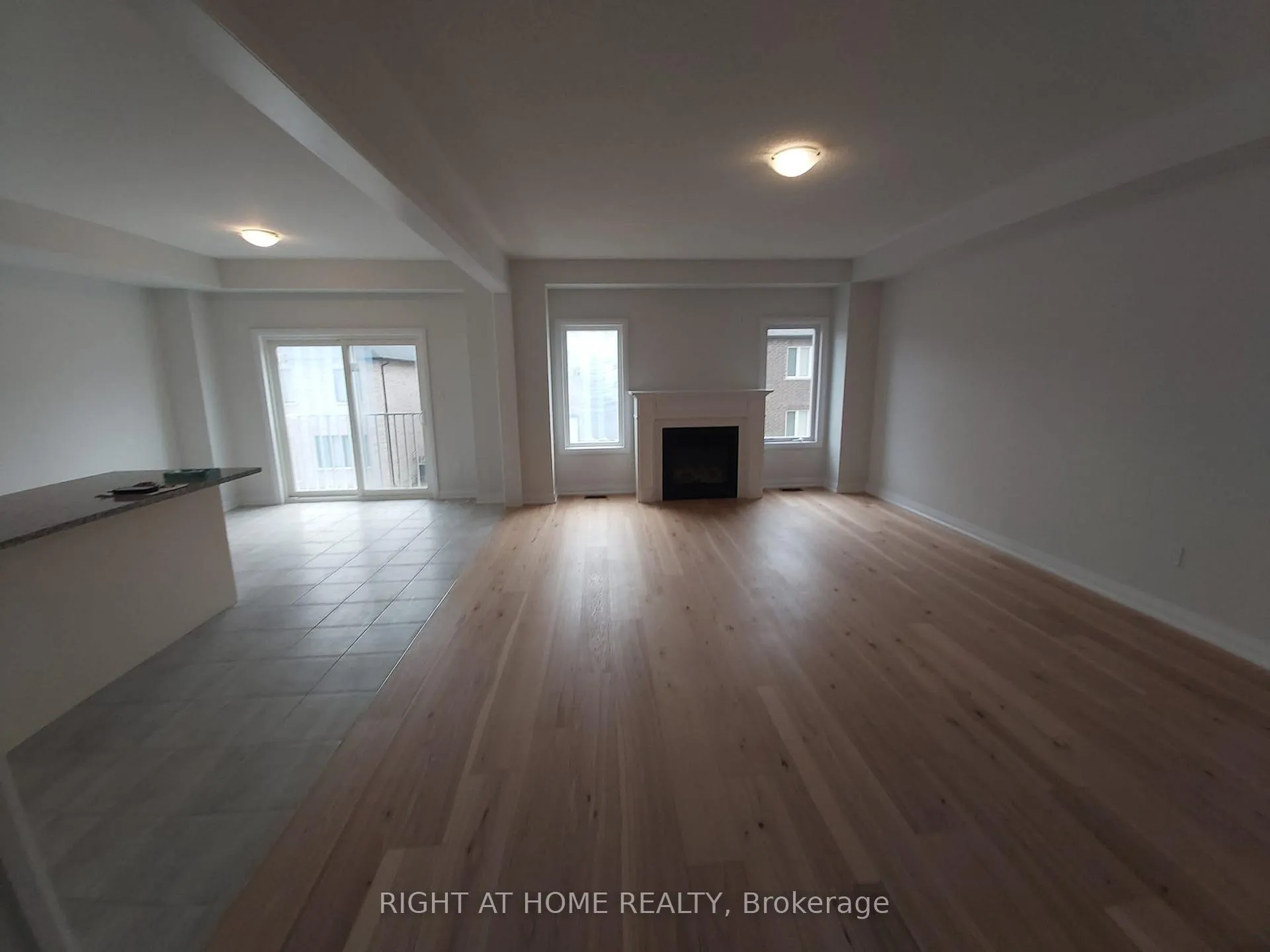 Photo 3 of 1437 Stovell Crescent, Innisfil, Lefroy — HOMEH