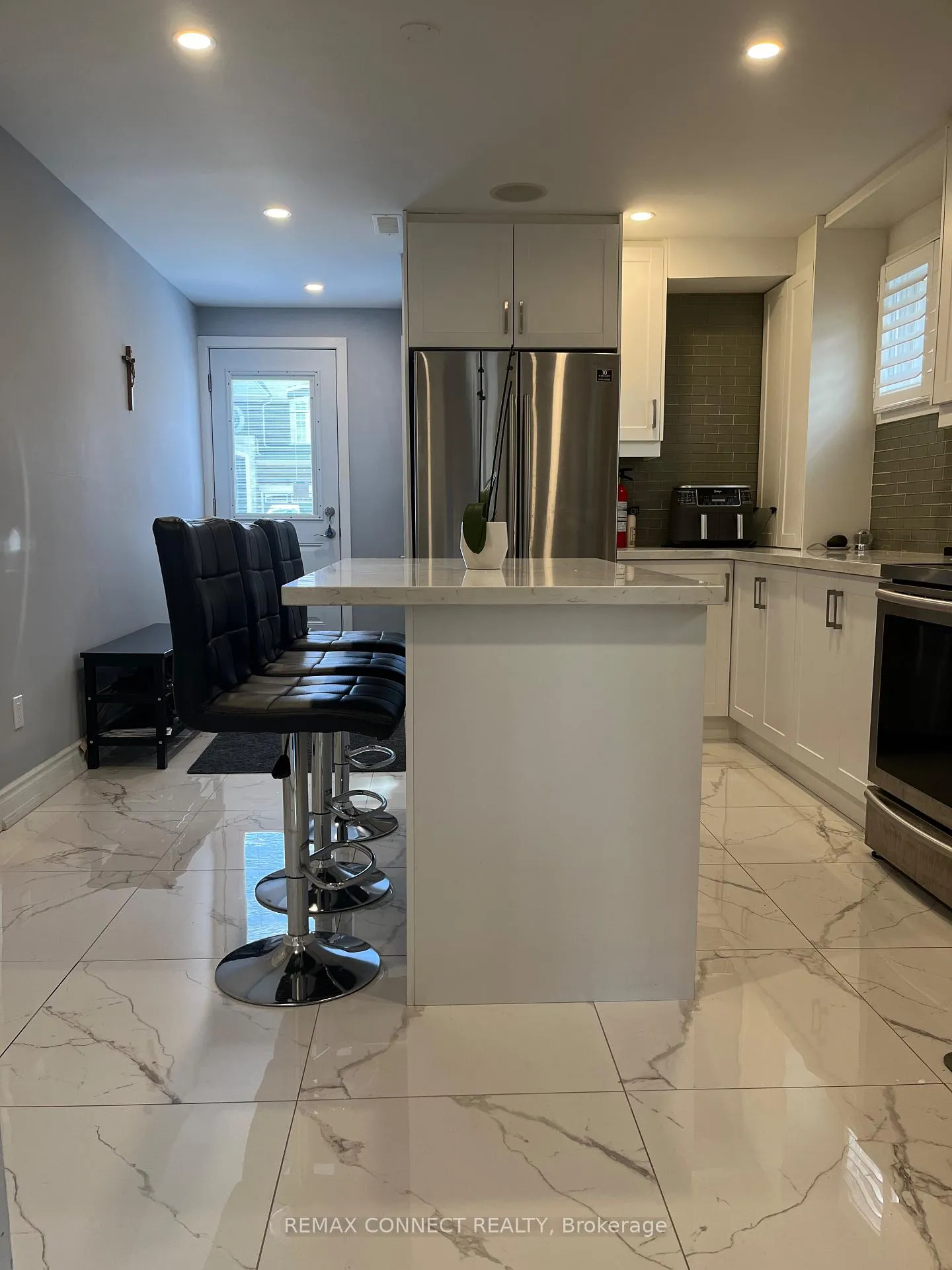 Photo 2 of Unit 1, 685 Westshore Boulevard S, Pickering, West Shore — HOMEH