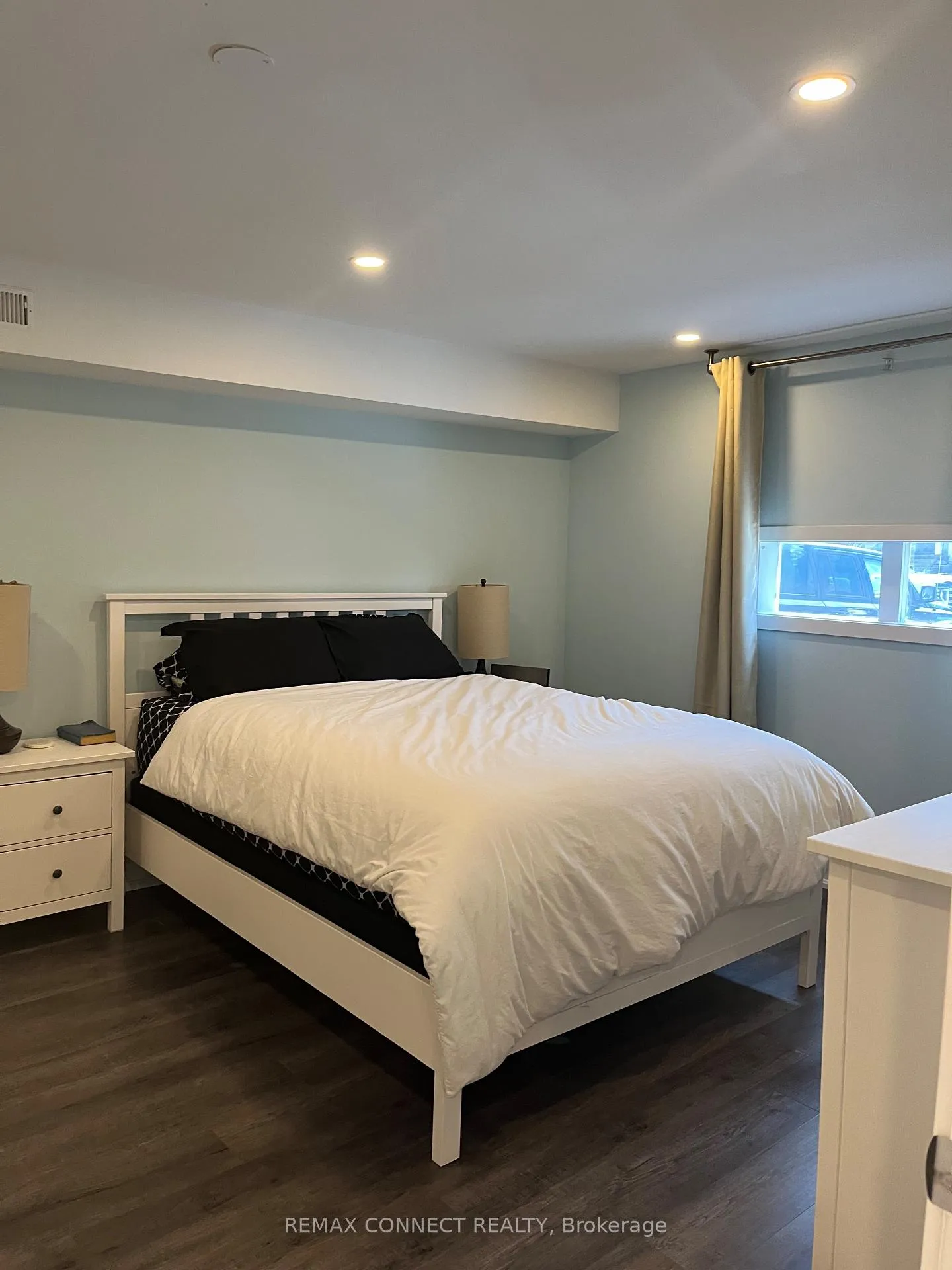 Photo 3 of Unit 1, 685 Westshore Boulevard S, Pickering, West Shore — HOMEH