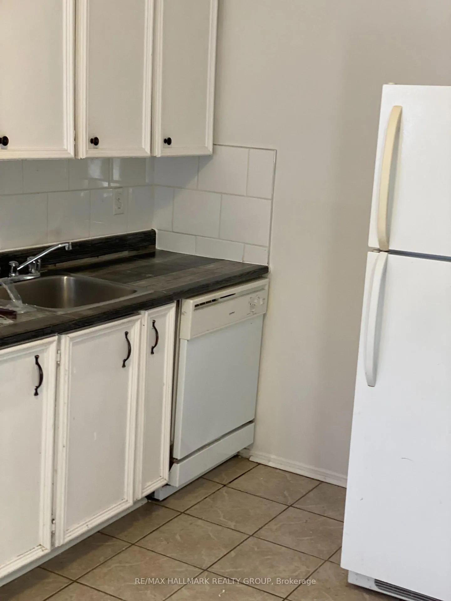 Photo 8 of Unit 90, 1773 Meadowbrook Road, Ottawa, Pineview — HOMEH
