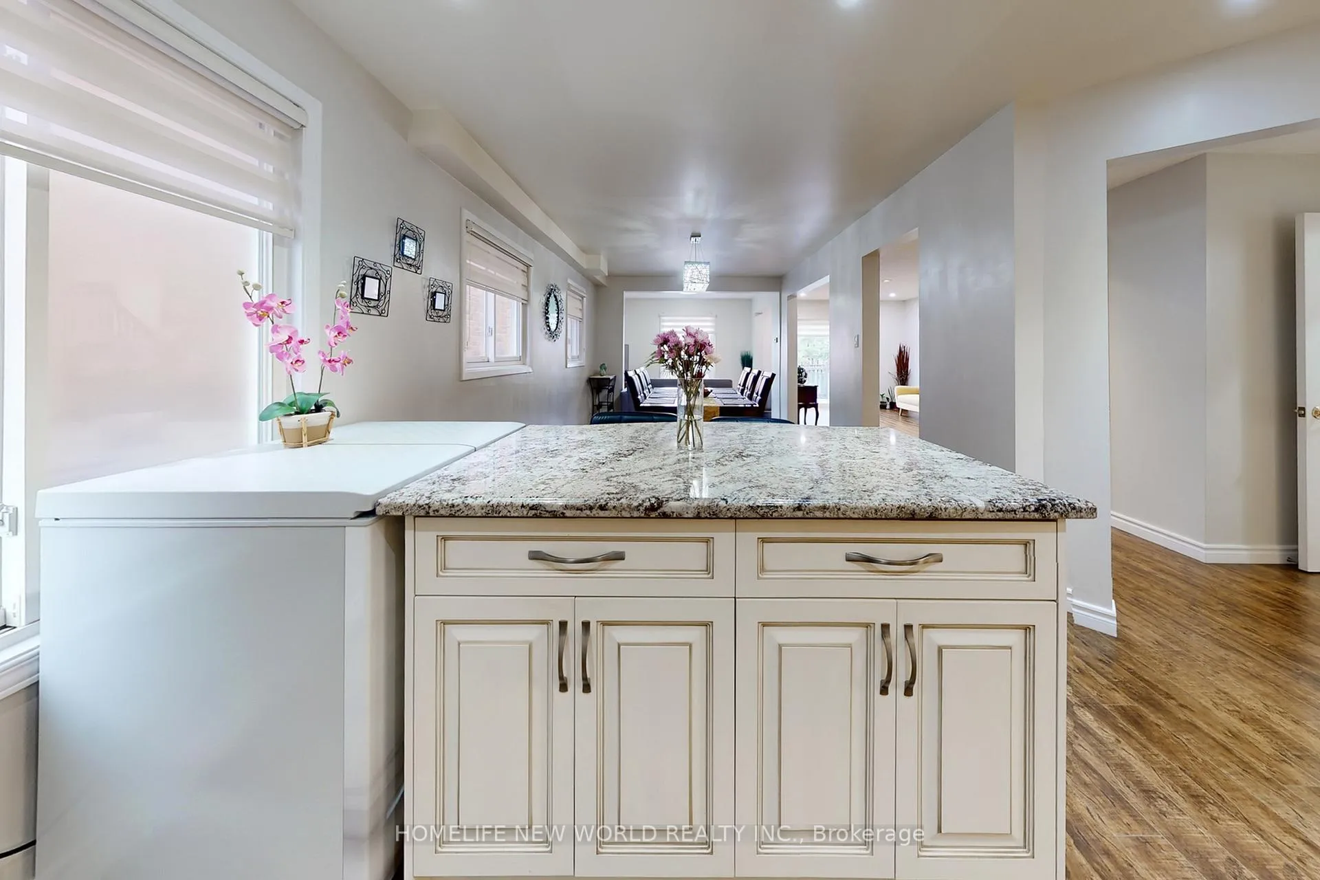 Photo 11 of 179 Campbell Avenue, Vaughan, Crestwood-Springfarm-Yorkhill — HOMEH