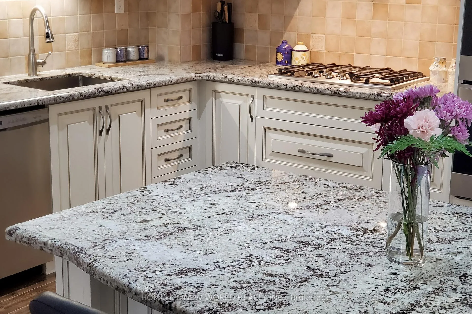 Photo 15 of 179 Campbell Avenue, Vaughan, Crestwood-Springfarm-Yorkhill — HOMEH