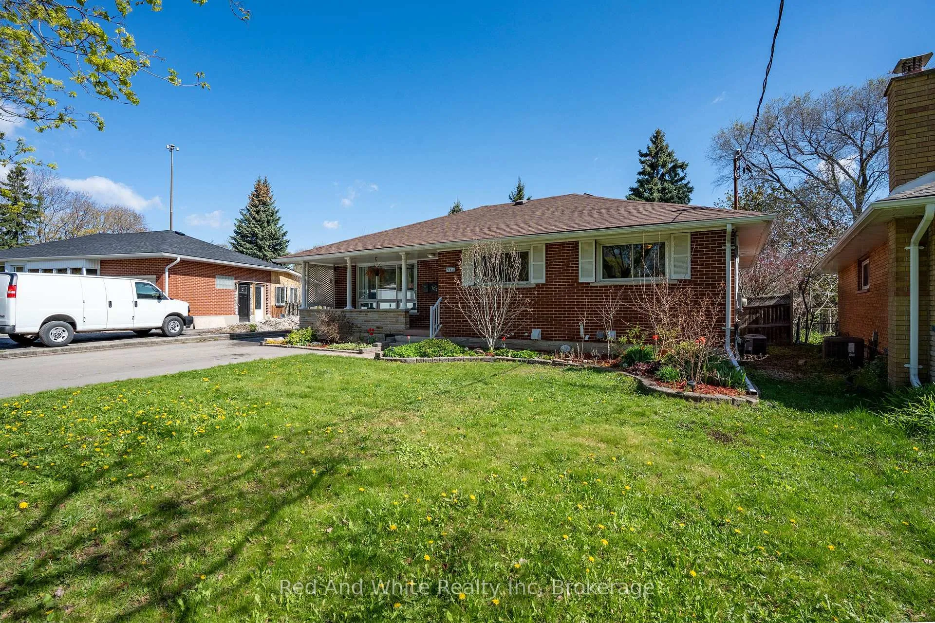 Photo 2 of 104 Boniface Avenue, Kitchener — HOMEH