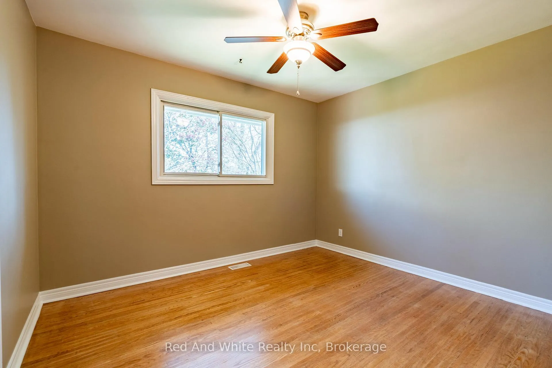 Photo 18 of 104 Boniface Avenue, Kitchener — HOMEH