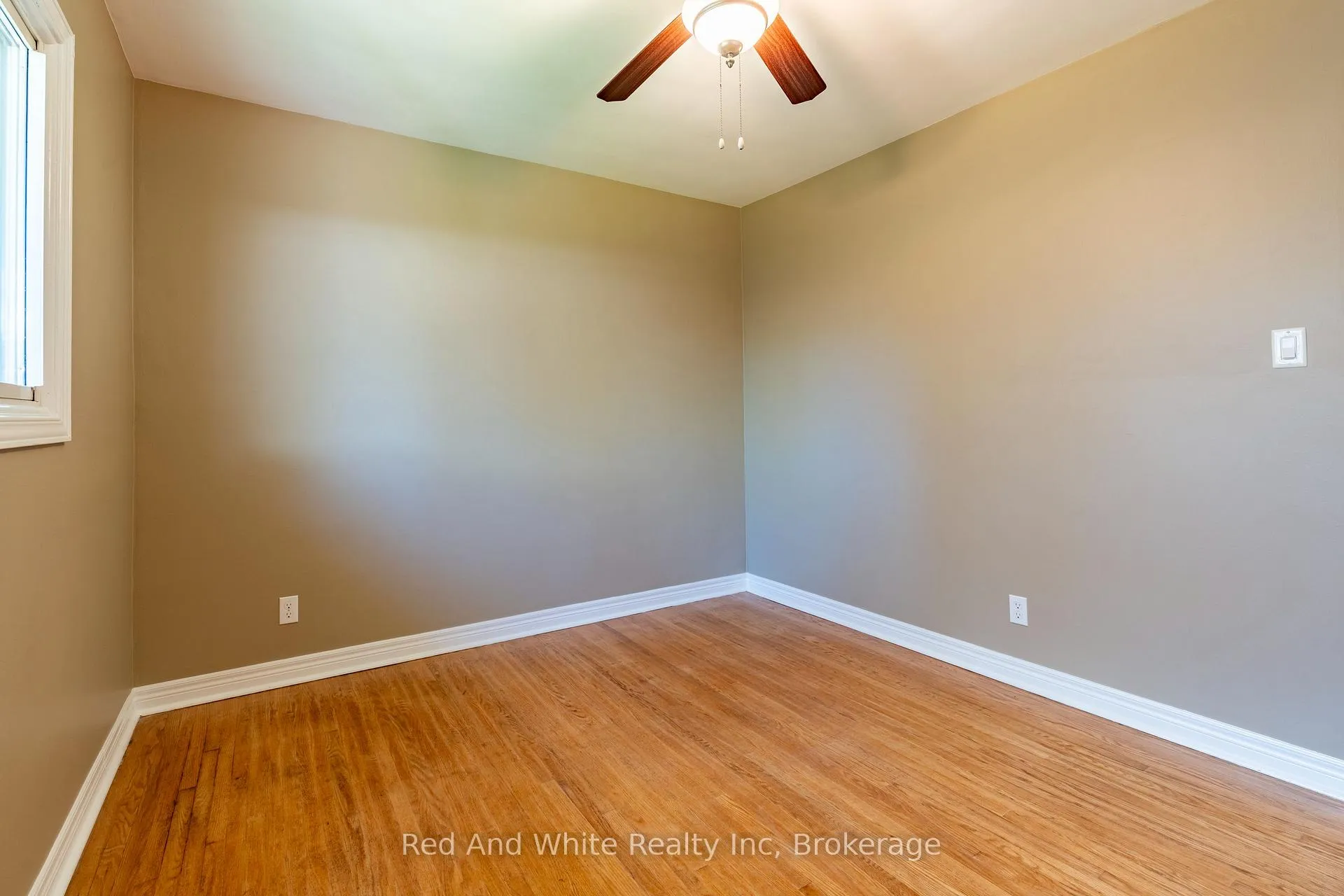 Photo 19 of 104 Boniface Avenue, Kitchener — HOMEH