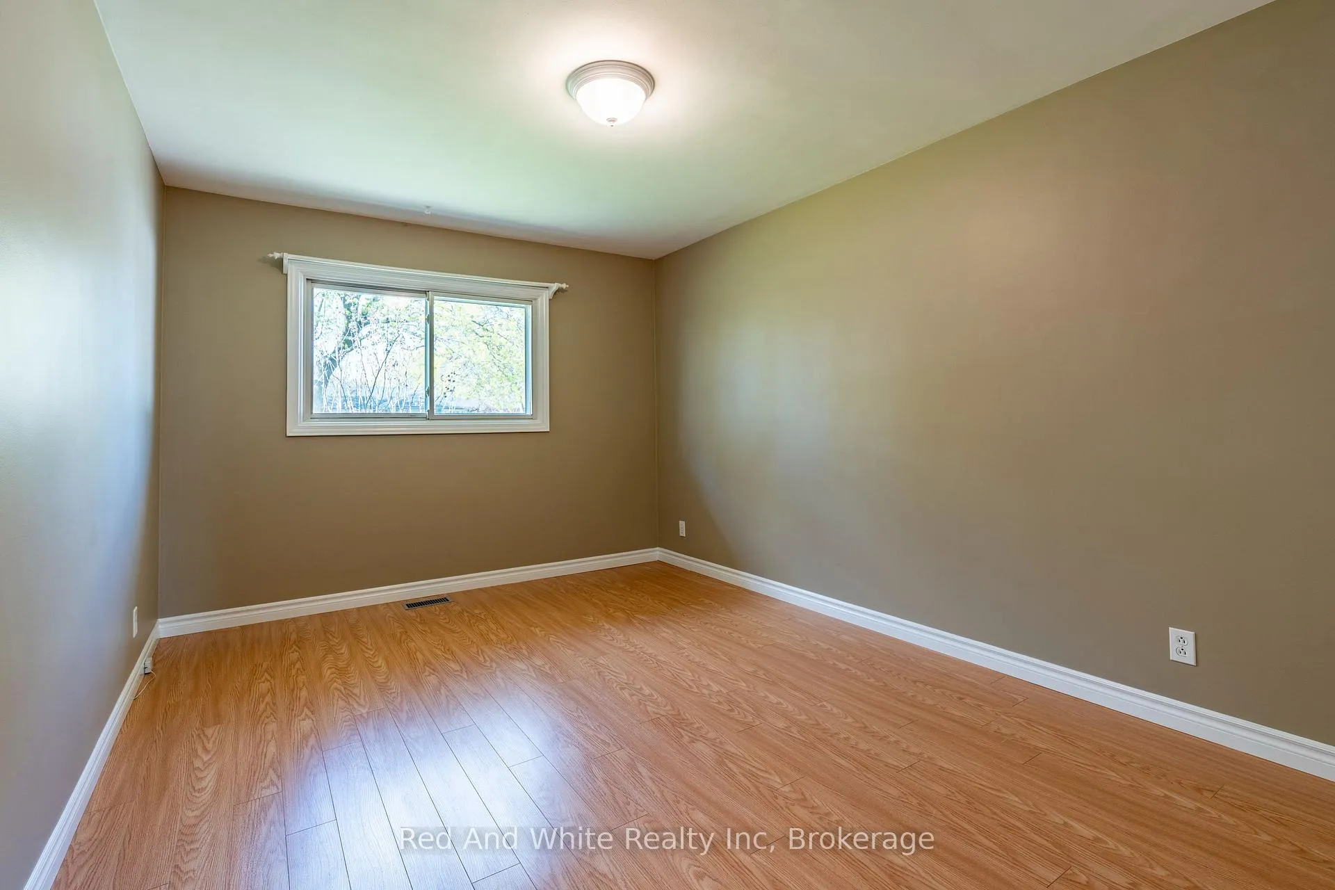 Photo 21 of 104 Boniface Avenue, Kitchener — HOMEH