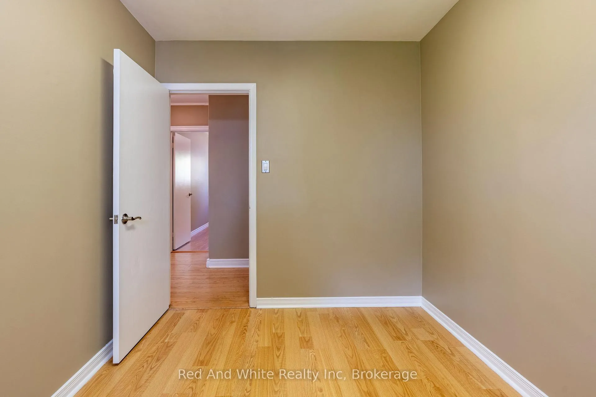 Photo 24 of 104 Boniface Avenue, Kitchener — HOMEH