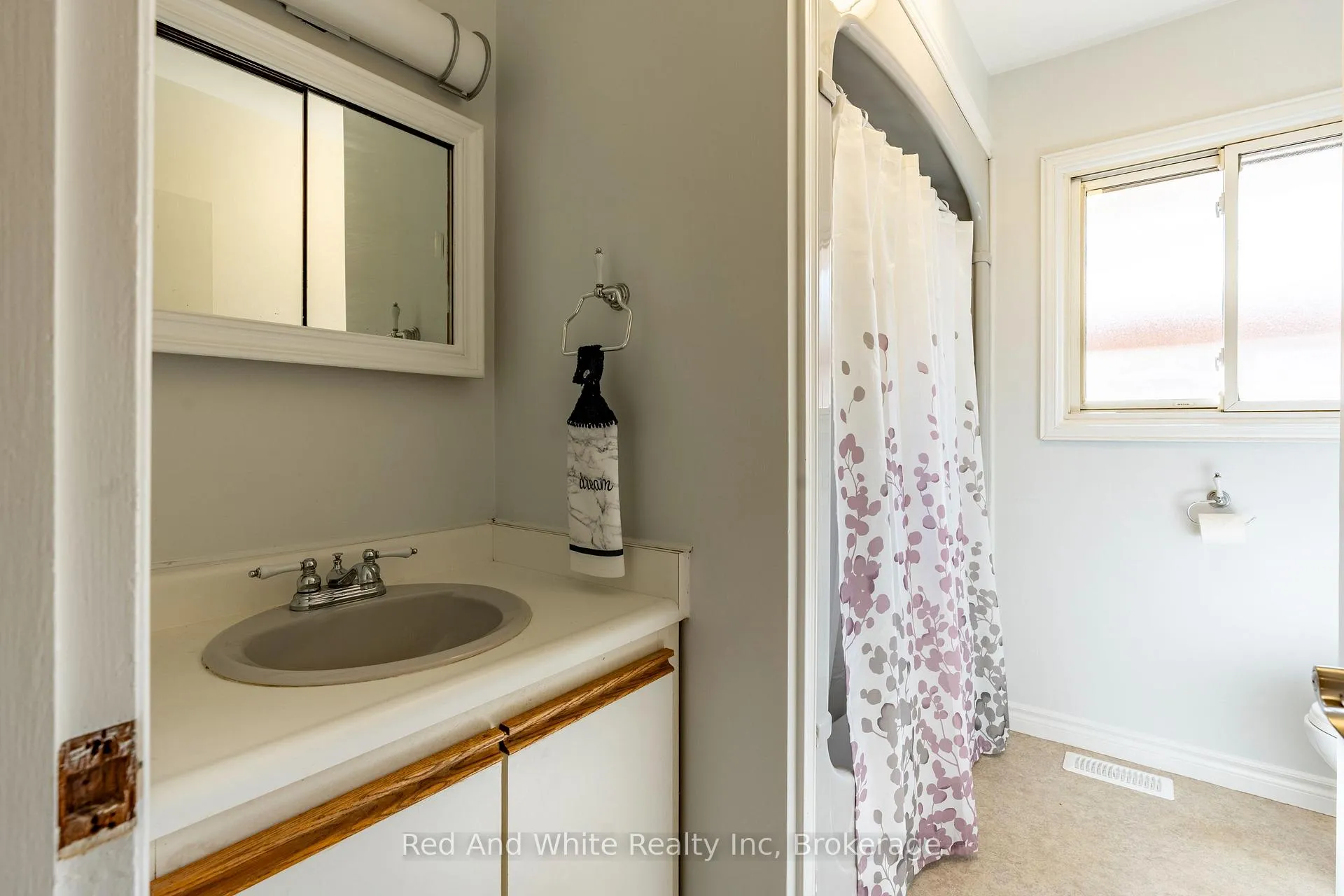 Photo 25 of 104 Boniface Avenue, Kitchener — HOMEH