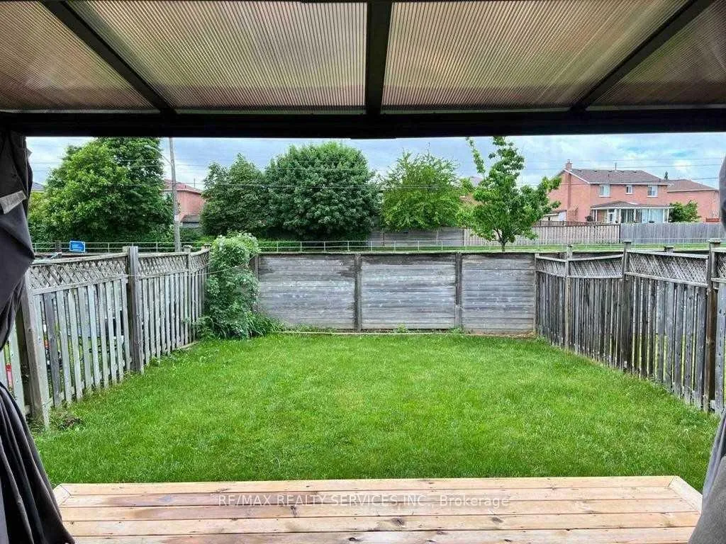Photo 7 of 44 Elmstead Court, Brampton, Fletcher's Creek South — HOMEH