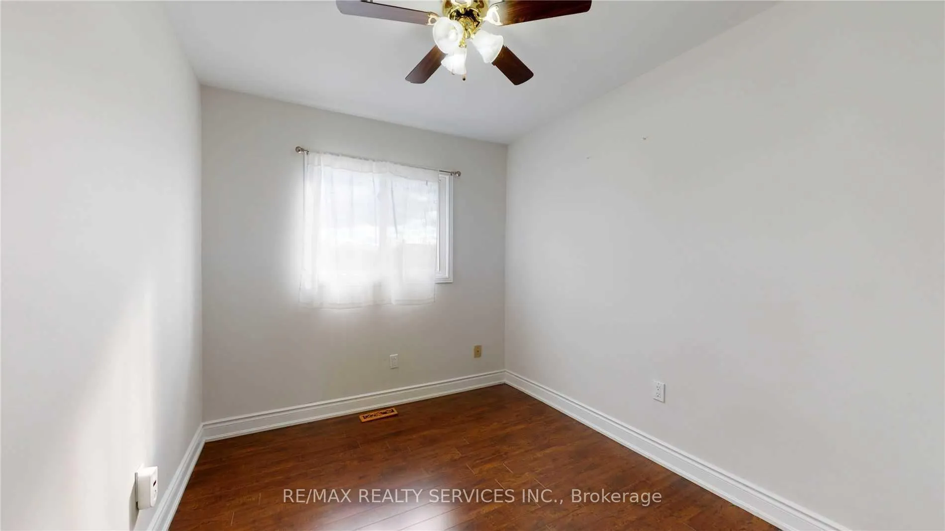 Photo 12 of 44 Elmstead Court, Brampton, Fletcher's Creek South — HOMEH