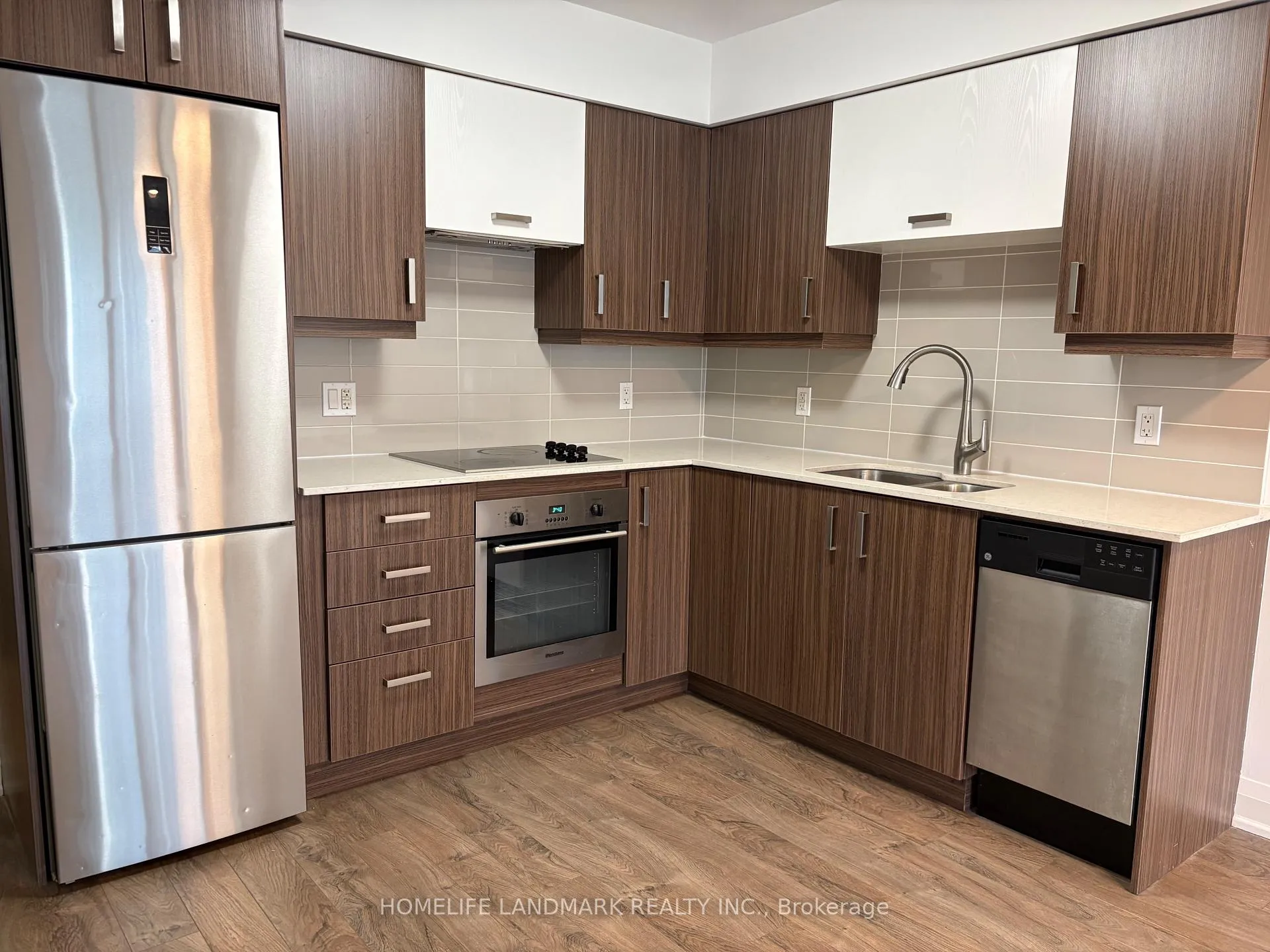 Photo 4 of Unit 525, 18 Uptown Drive, Markham, Unionville — HOMEH