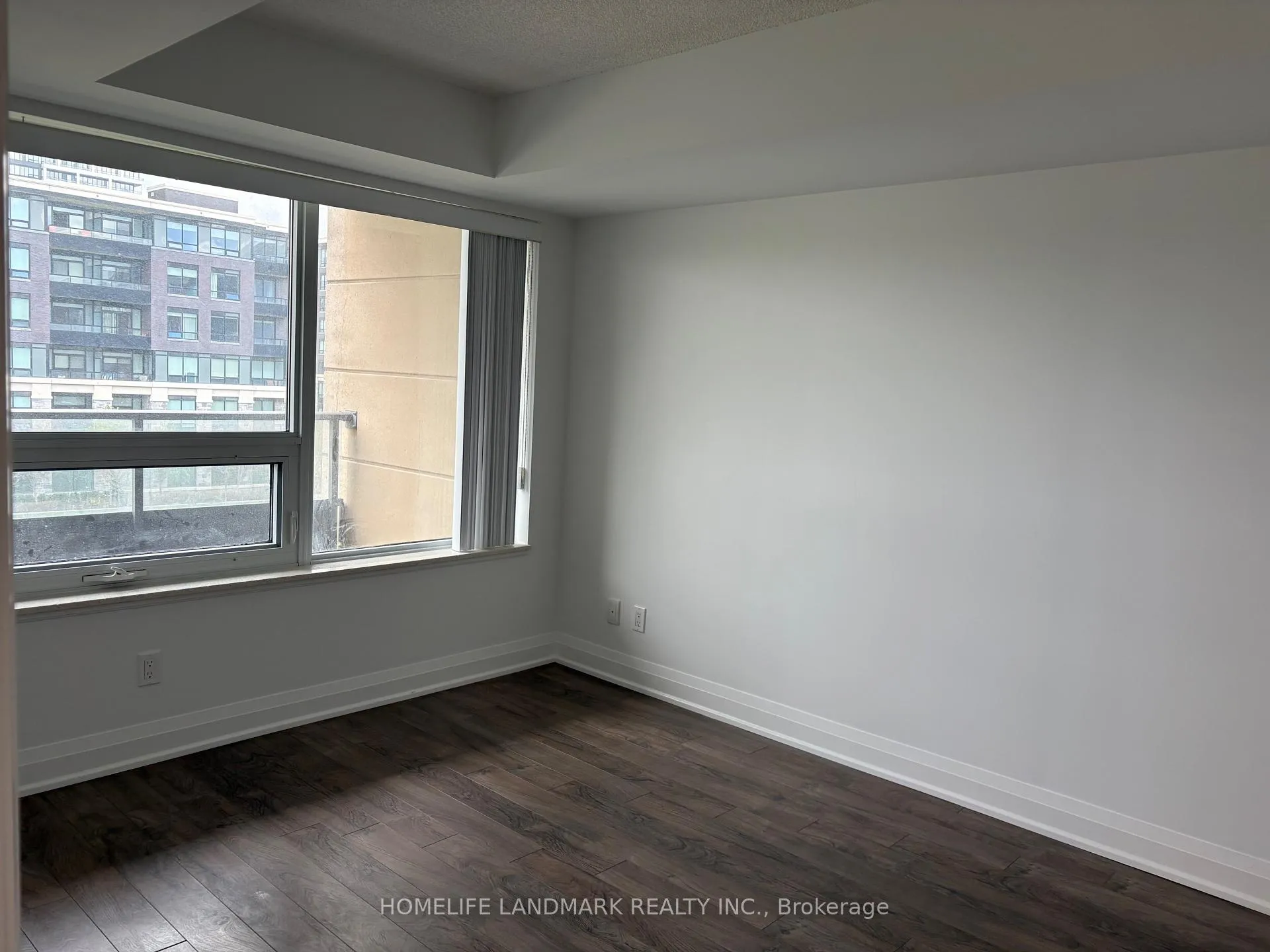 Photo 5 of Unit 525, 18 Uptown Drive, Markham, Unionville — HOMEH