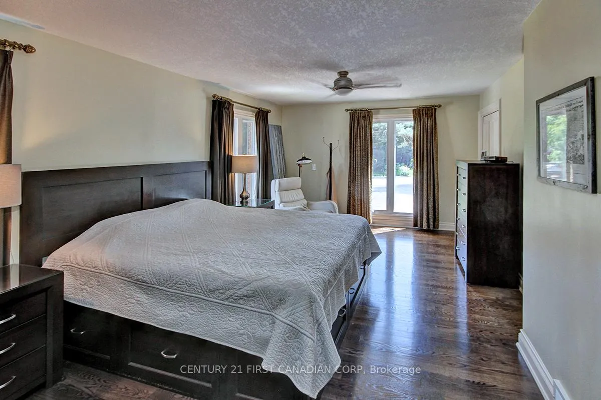 Photo 19 of 811 Clearview Crescent, London, North Q — HOMEH
