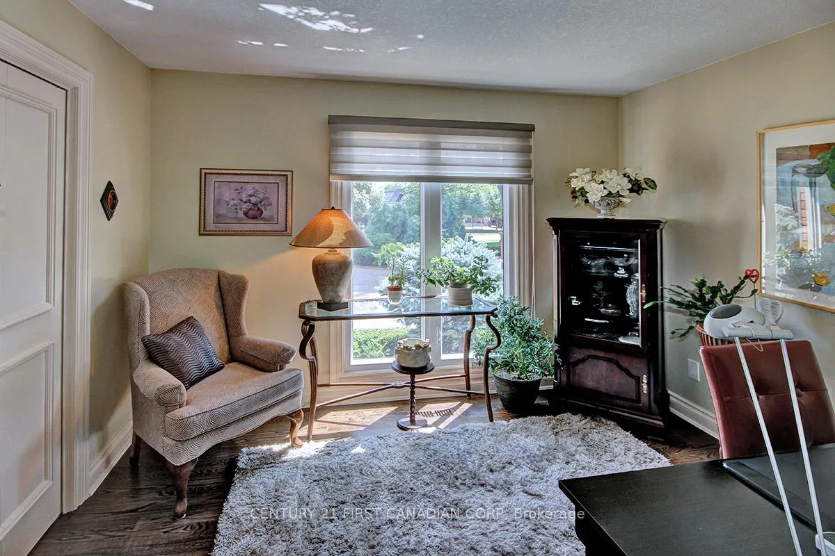 Photo 20 of 811 Clearview Crescent, London, North Q — HOMEH