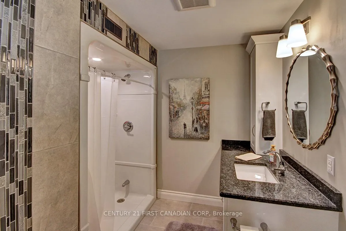 Photo 27 of 811 Clearview Crescent, London, North Q — HOMEH