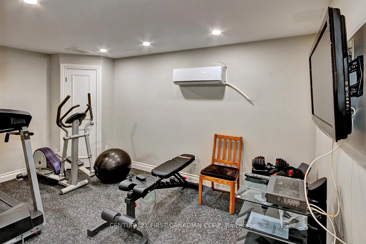 Photo 28 of 811 Clearview Crescent, London, North Q — HOMEH