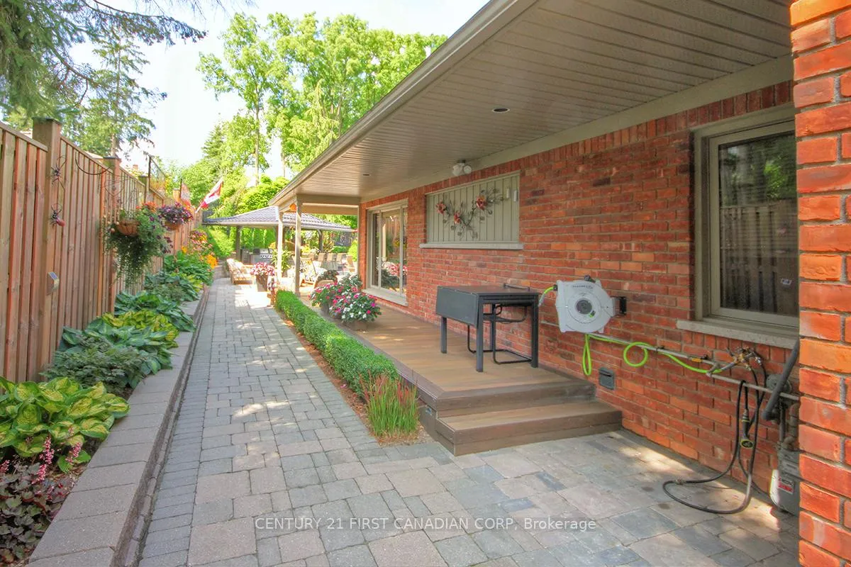 Photo 31 of 811 Clearview Crescent, London, North Q — HOMEH
