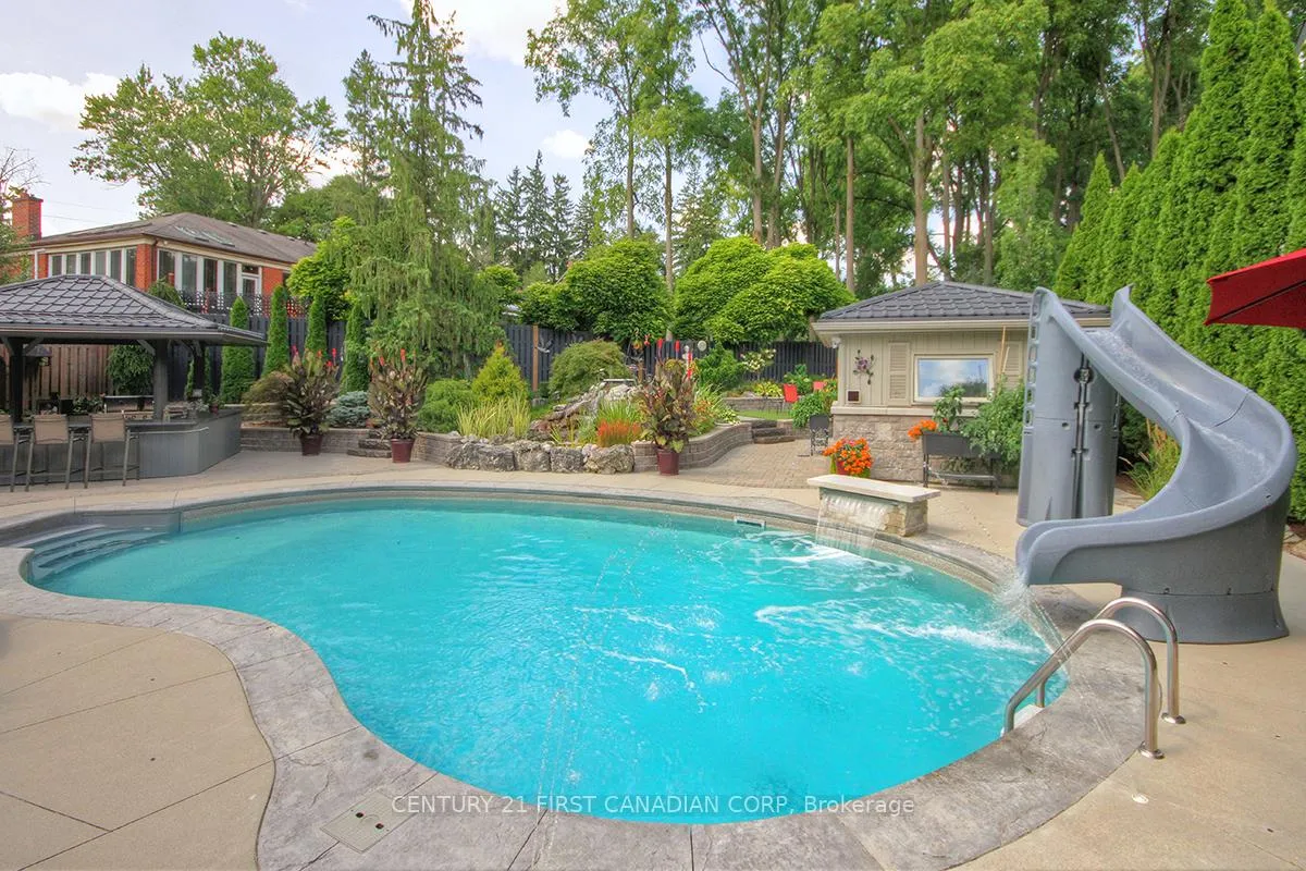 Photo 36 of 811 Clearview Crescent, London, North Q — HOMEH