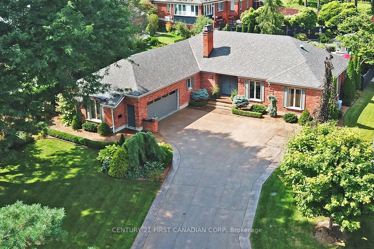 Photo 43 of 811 Clearview Crescent, London, North Q — HOMEH