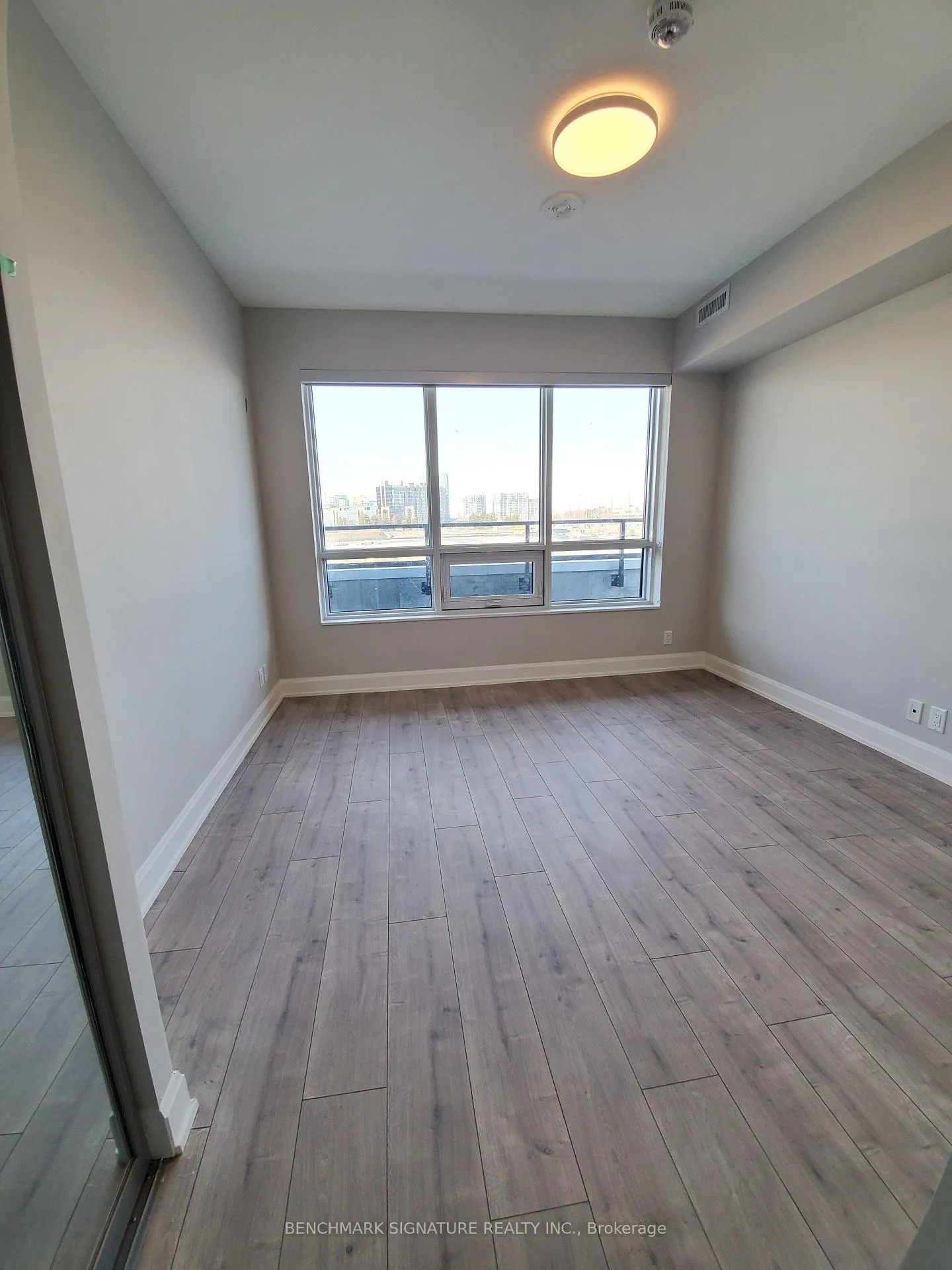 Photo 5 of Unit 207, 8 Water Walk Drive, Markham, Unionville — HOMEH