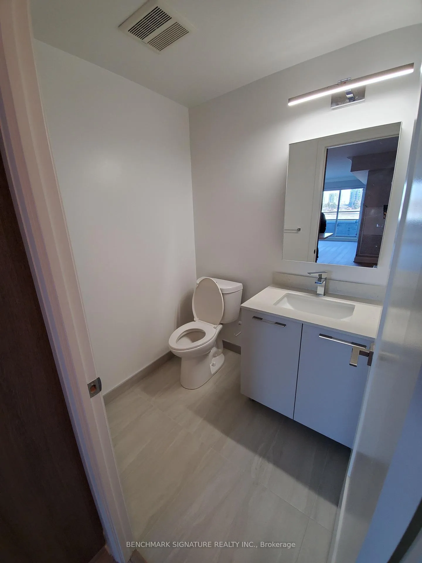 Photo 10 of Unit 207, 8 Water Walk Drive, Markham, Unionville — HOMEH