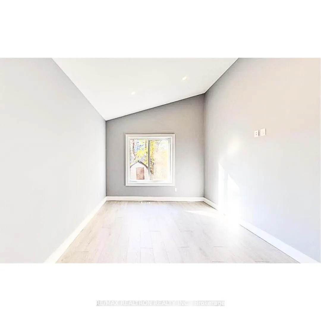 Photo 8 of 77 Godfrey Drive, London, East D — HOMEH