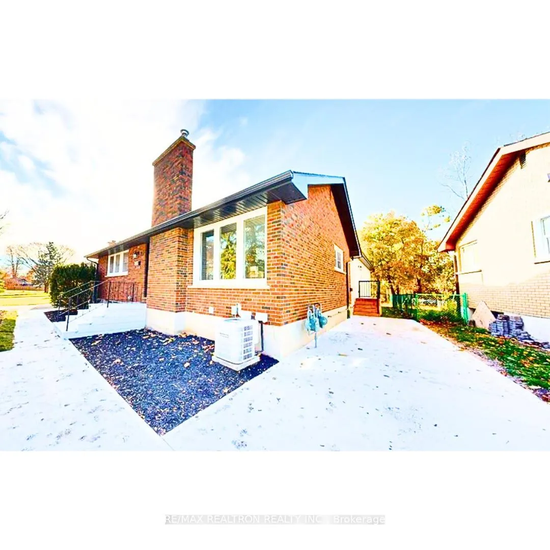 Photo 2 of 77 Godfrey Drive, London, East D — HOMEH