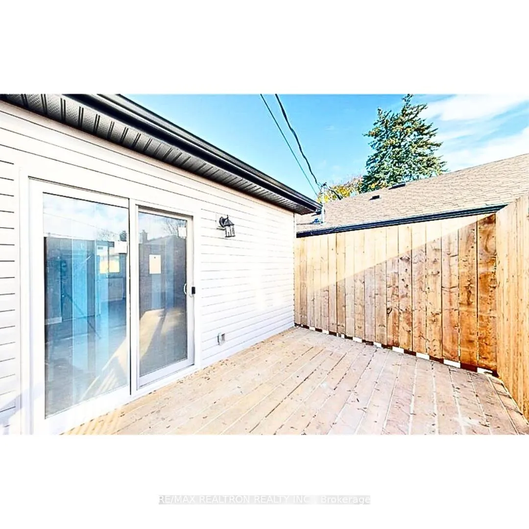 Photo 10 of 77 Godfrey Drive, London, East D — HOMEH