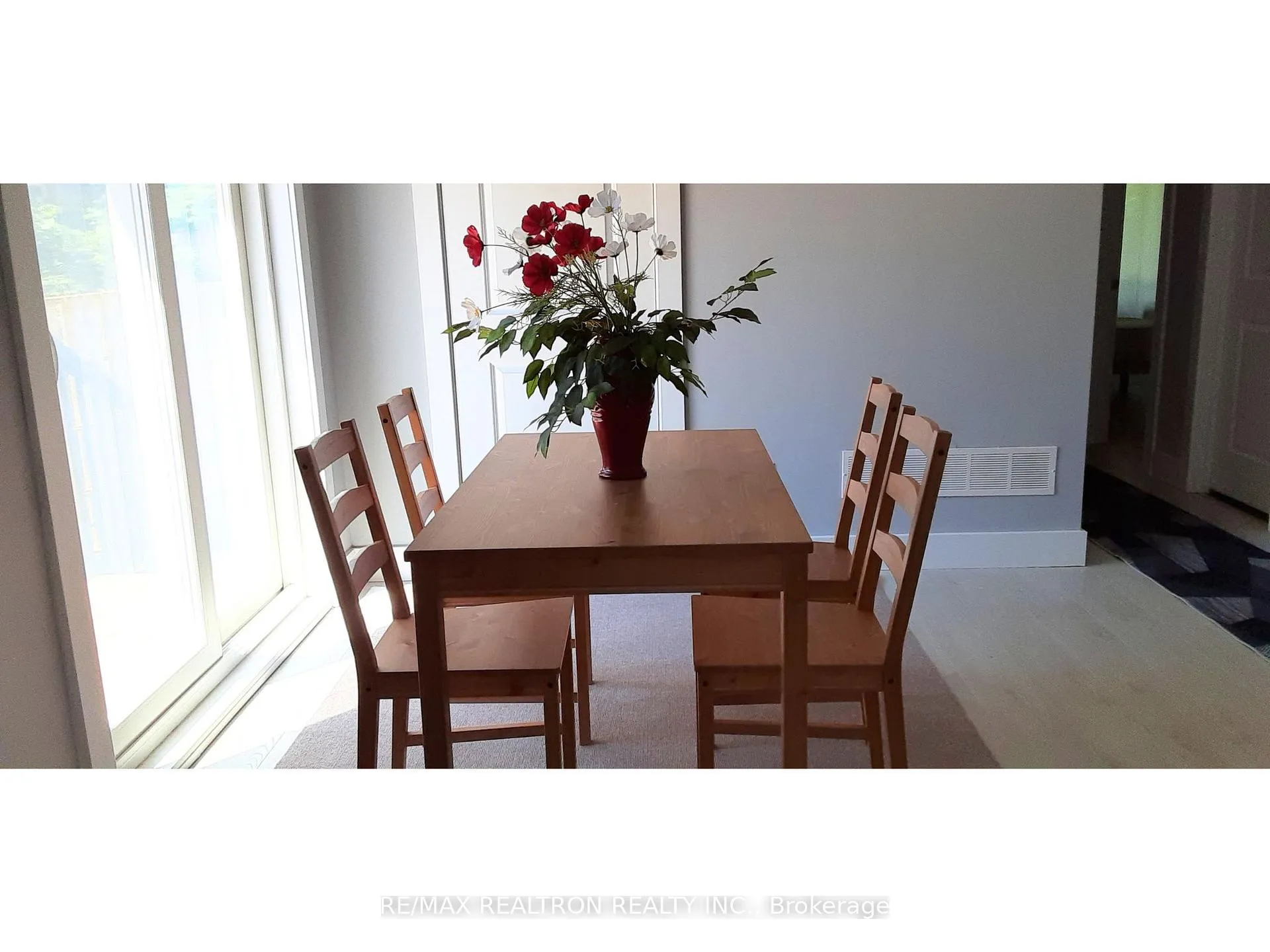 Photo 3 of 77 Godfrey Drive, London, East D — HOMEH
