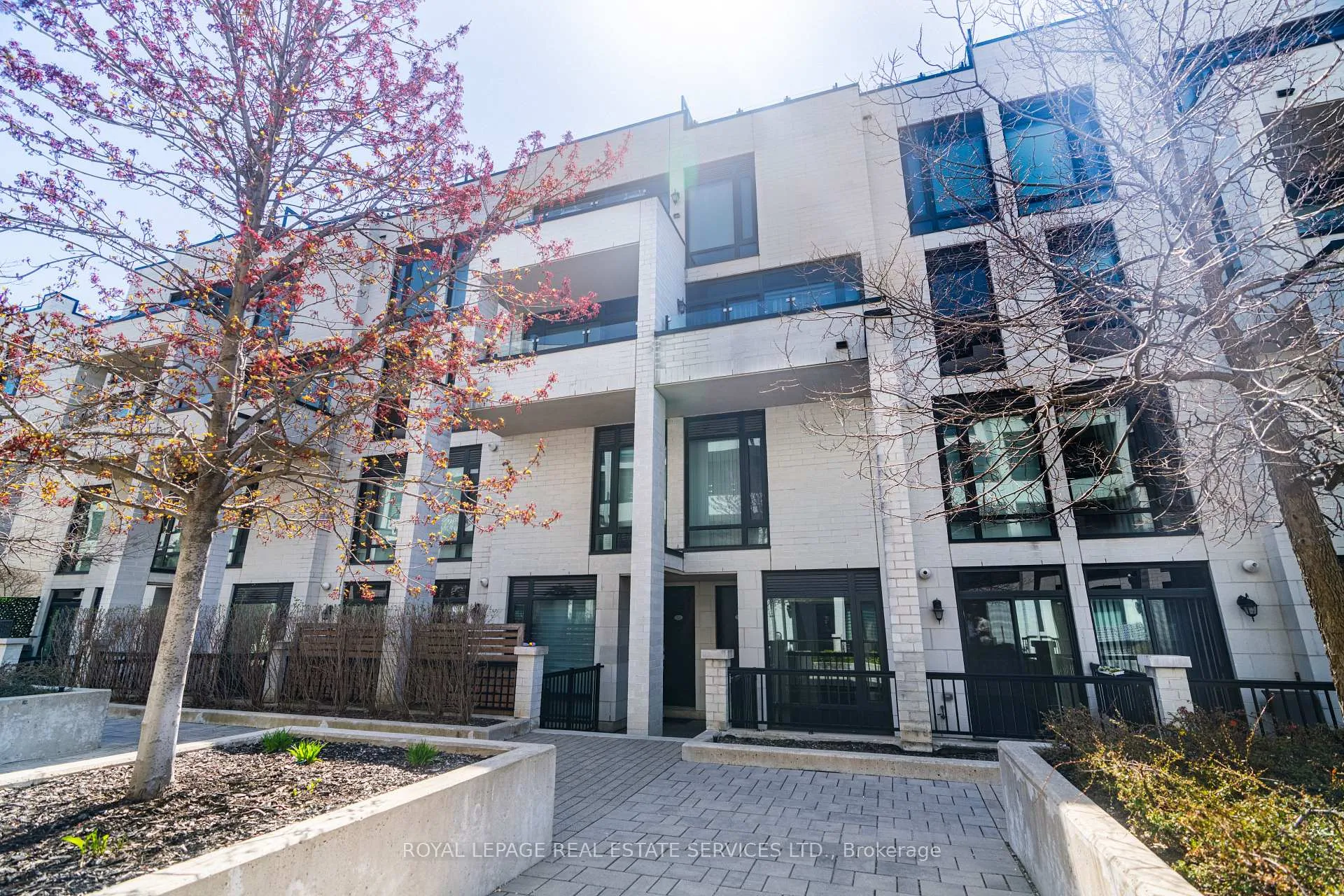 Photo 1 of Unit 721, 138 Widdicome Hill Boulevard, Etobicoke, Willowridge-Martingrove-Richview — HOMEH
