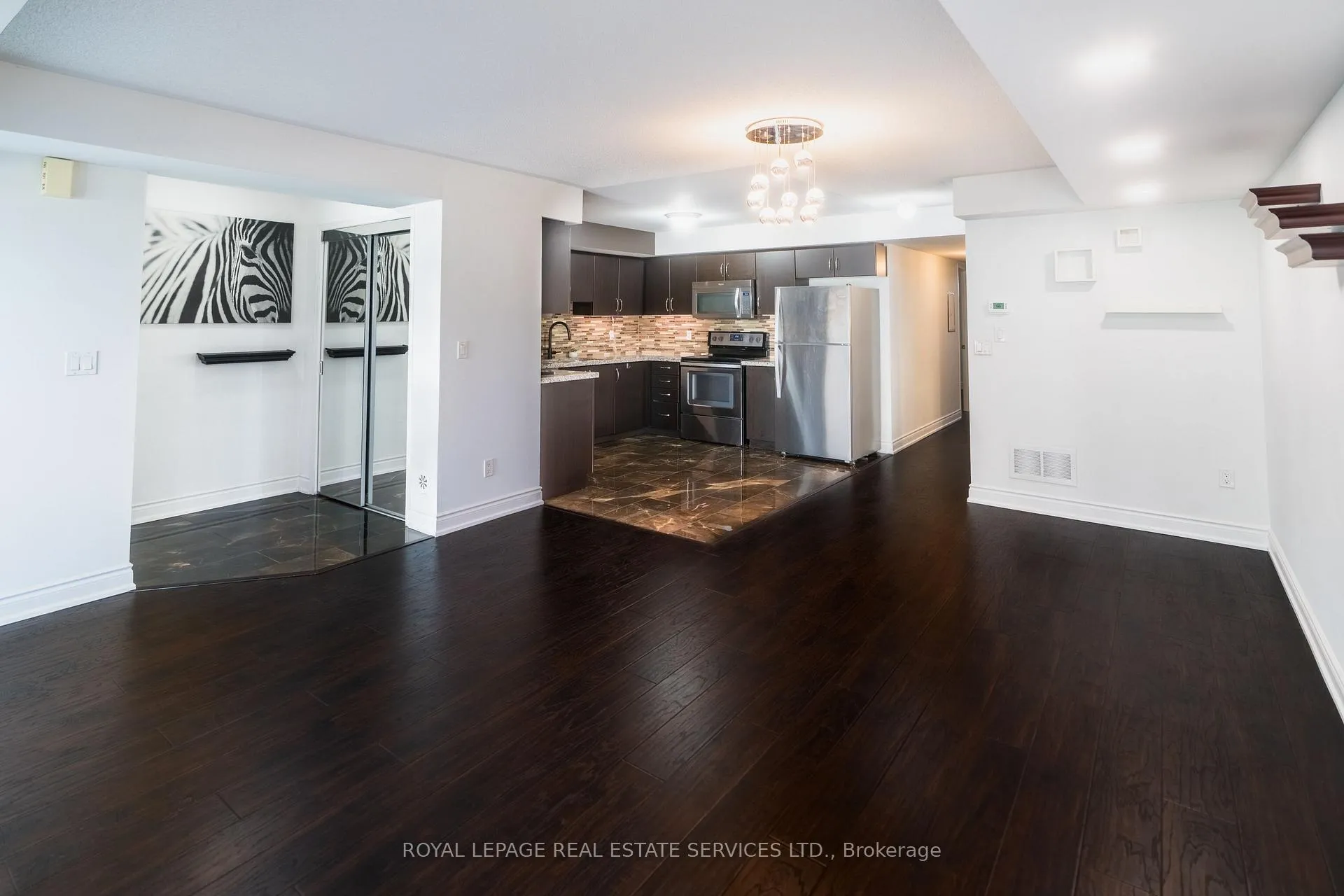Photo 5 of Unit 721, 138 Widdicome Hill Boulevard, Etobicoke, Willowridge-Martingrove-Richview — HOMEH