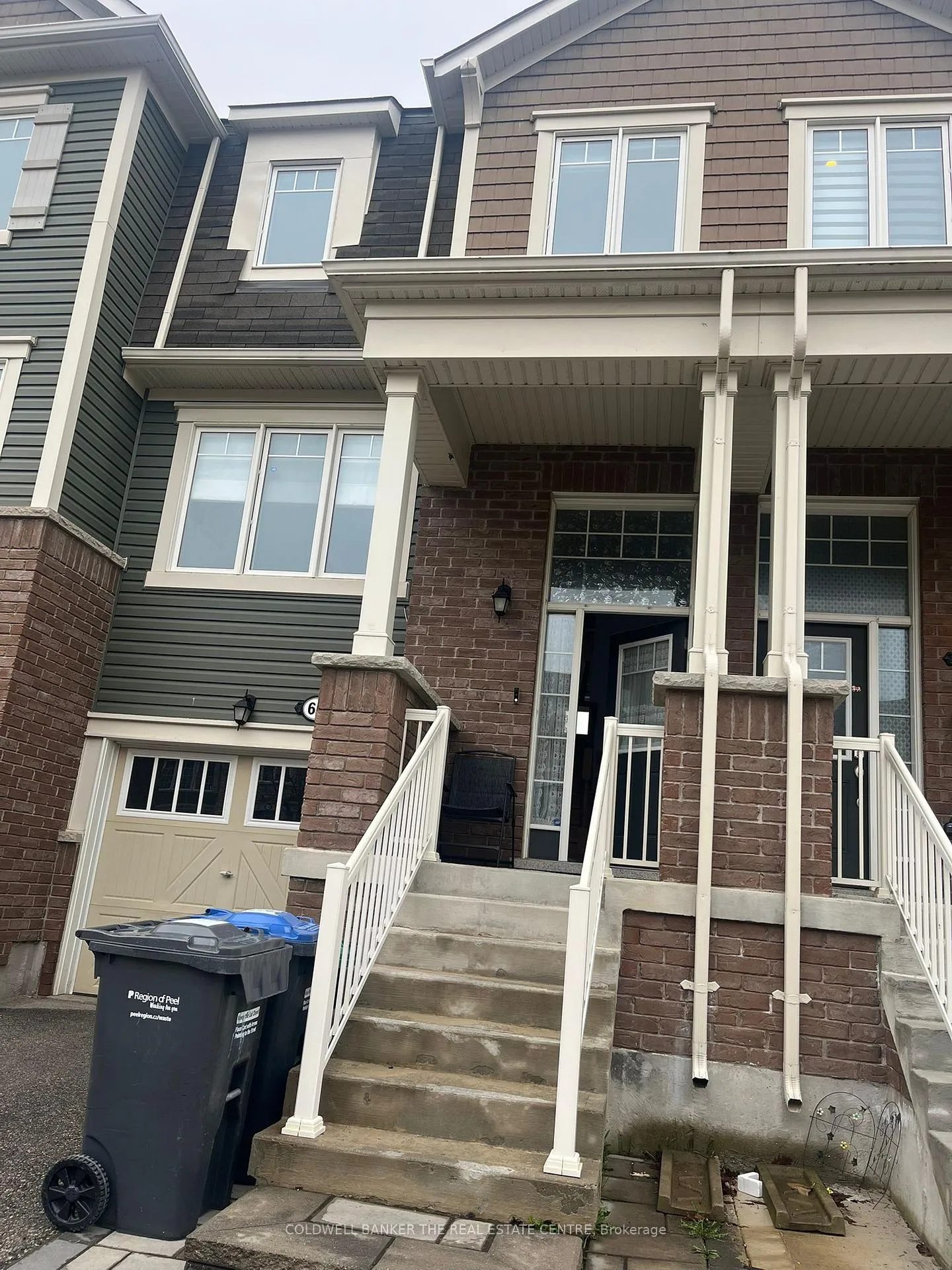 Photo 3 of 66 Bannister Crescent, Brampton, Northwest Brampton — HOMEH