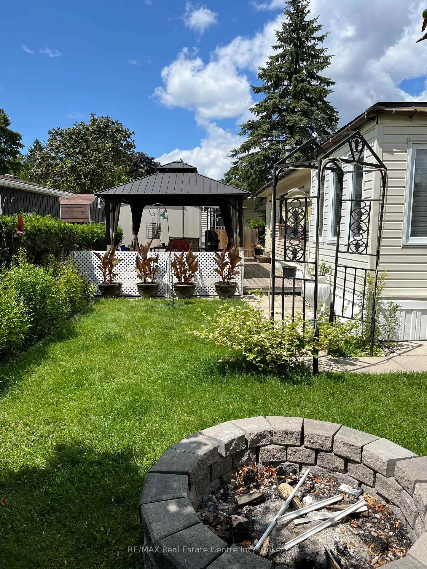 Photo 3 of 2073 Friendly Boulevard, Centre Wellington, Belwood — HOMEH