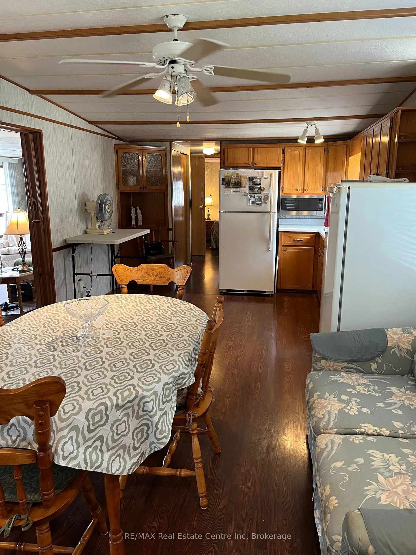 Photo 5 of 2073 Friendly Boulevard, Centre Wellington, Belwood — HOMEH