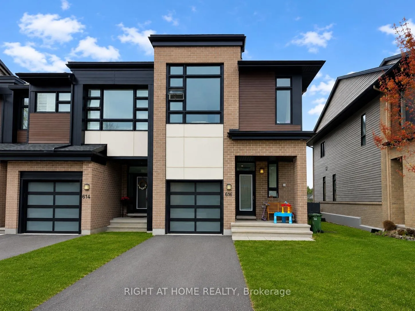 Photo 1 of 616 Rowers Way, Ottawa, Riverside South/Gloucester Glen — HOMEH