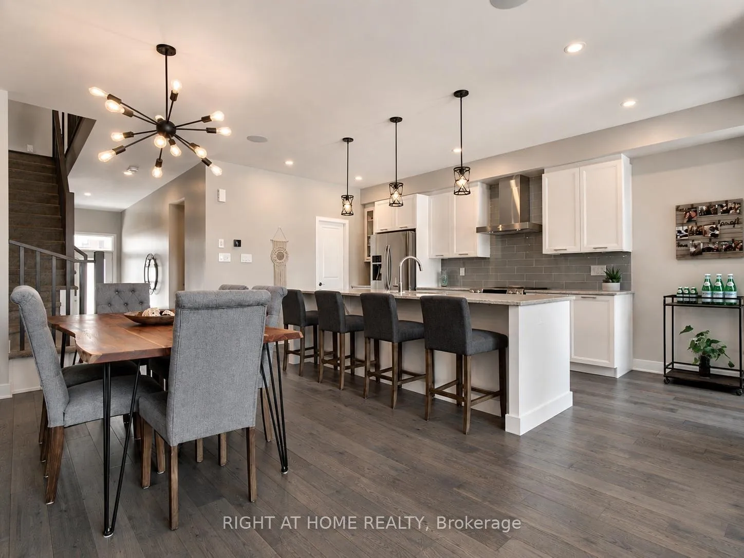 Photo 6 of 616 Rowers Way, Ottawa, Riverside South/Gloucester Glen — HOMEH
