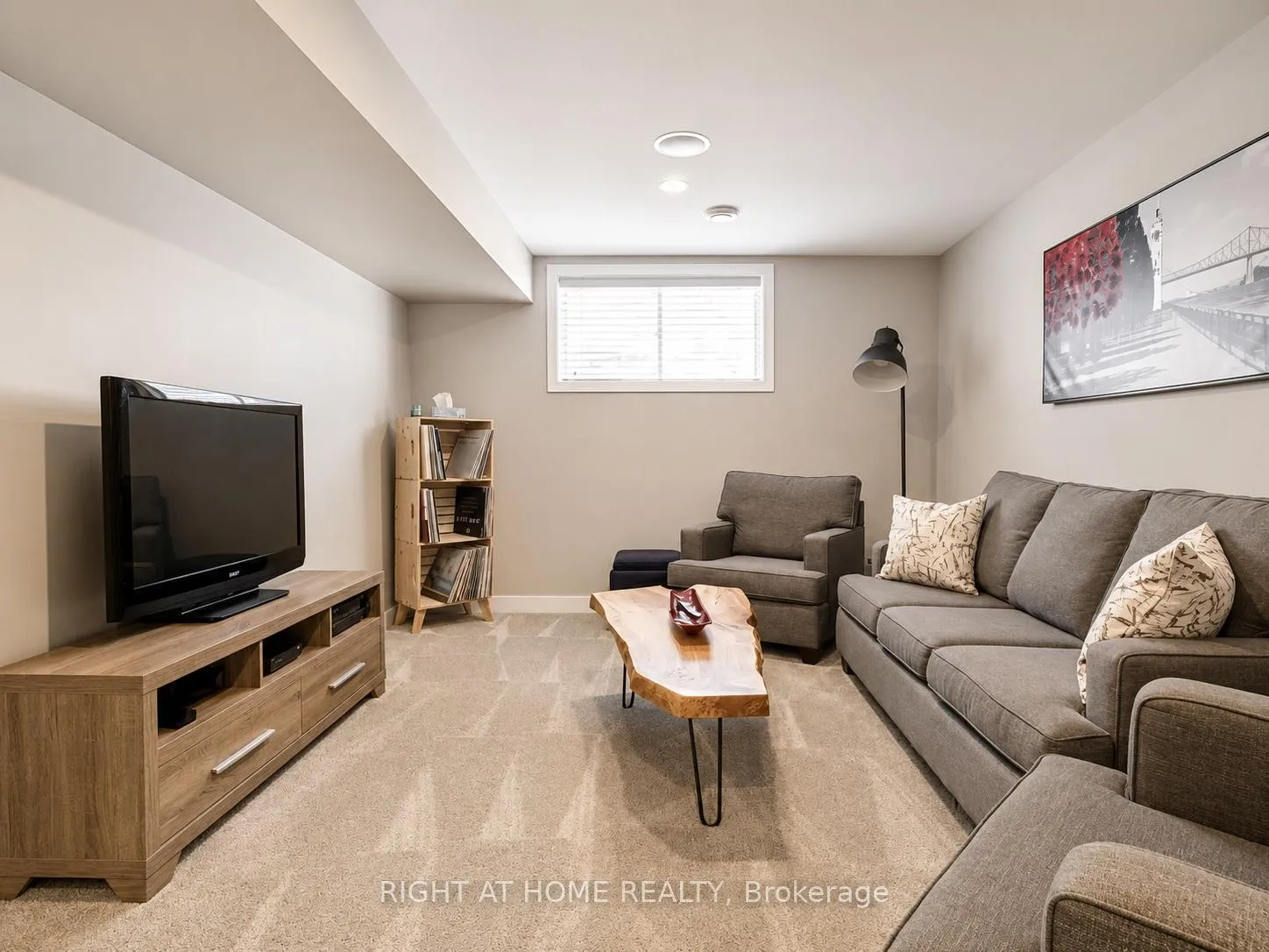 Photo 14 of 616 Rowers Way, Ottawa, Riverside South/Gloucester Glen — HOMEH